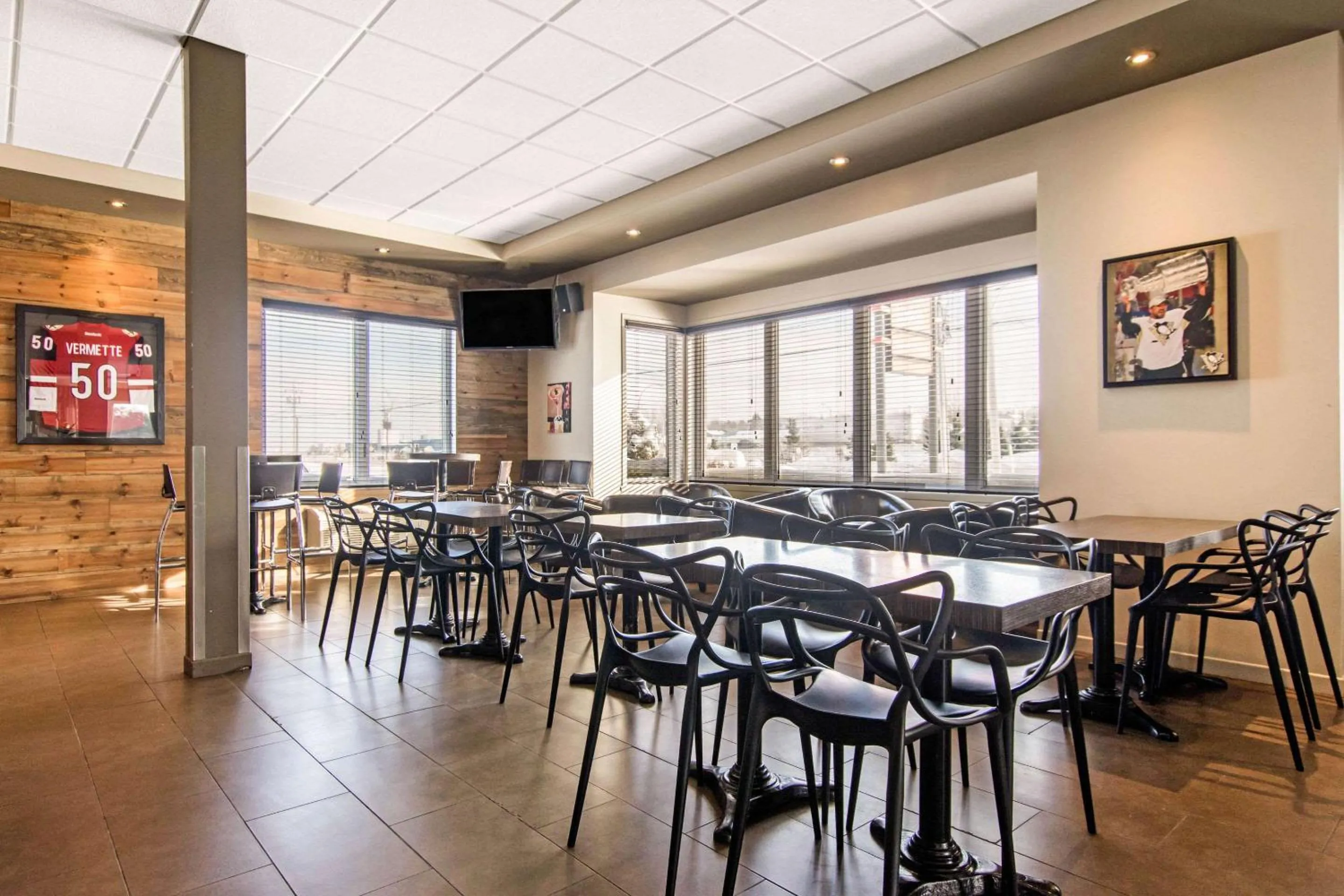 Restaurant/places to eat in Econo Lodge Inn & Suites