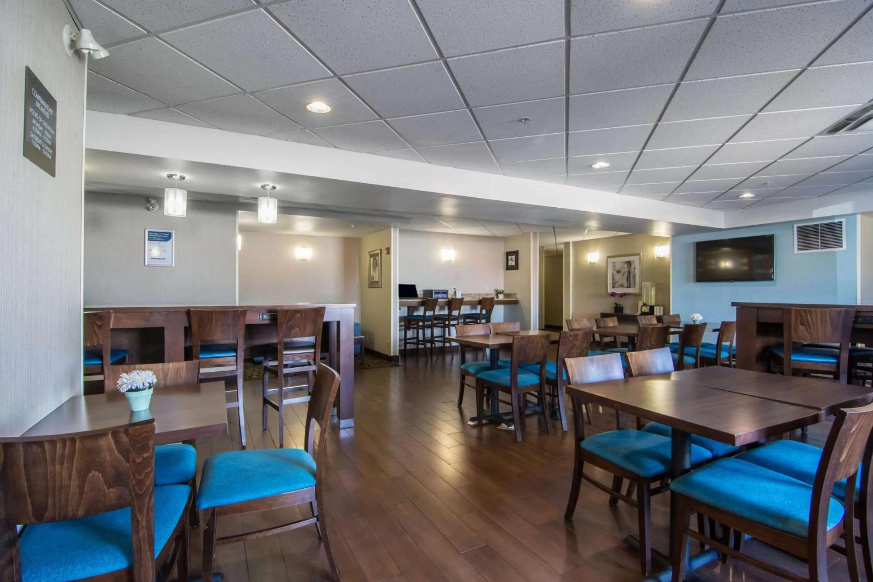 Restaurant/places to eat in Comfort Inn & Suites Airport South