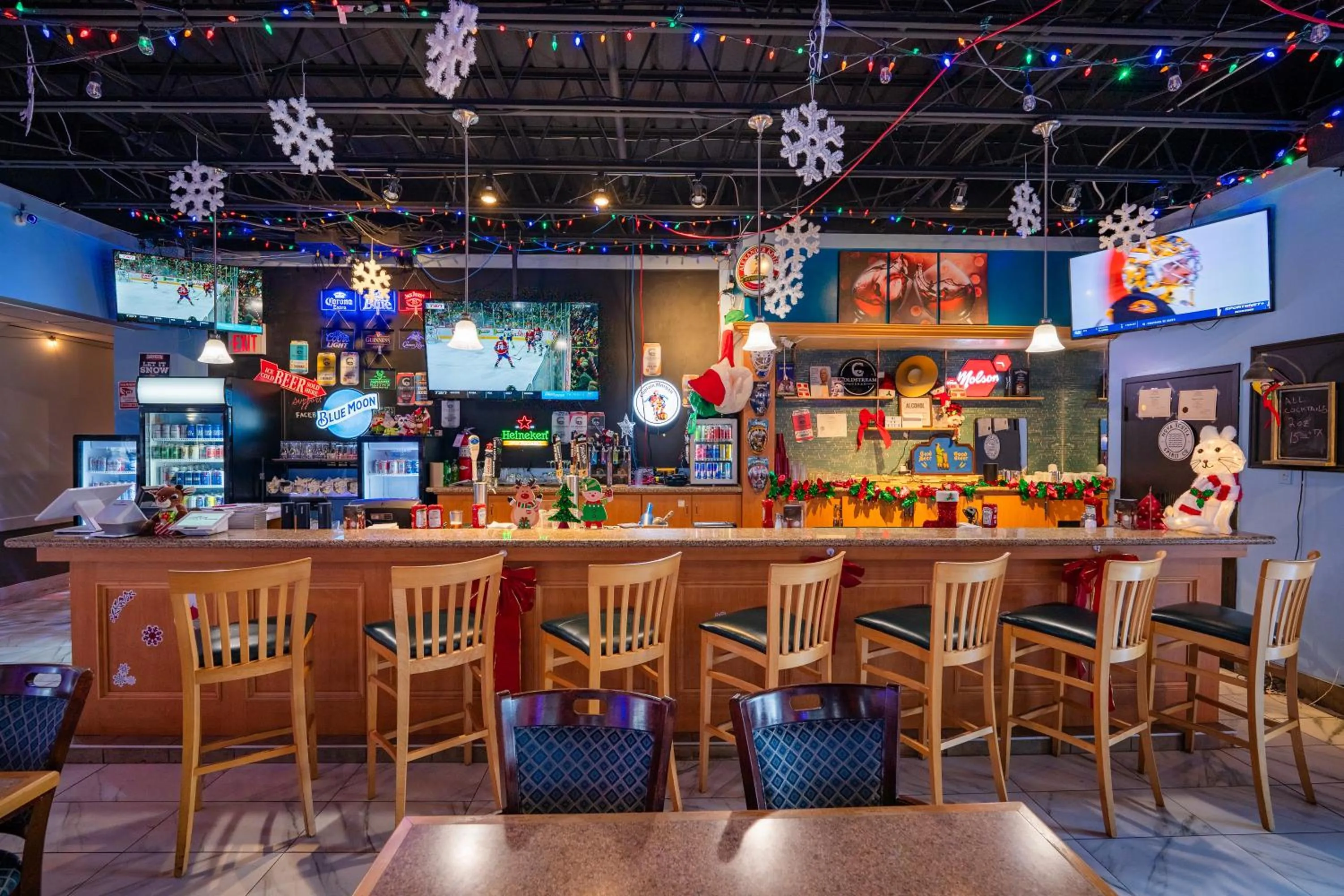 Restaurant/places to eat in HFX Airport Hotel