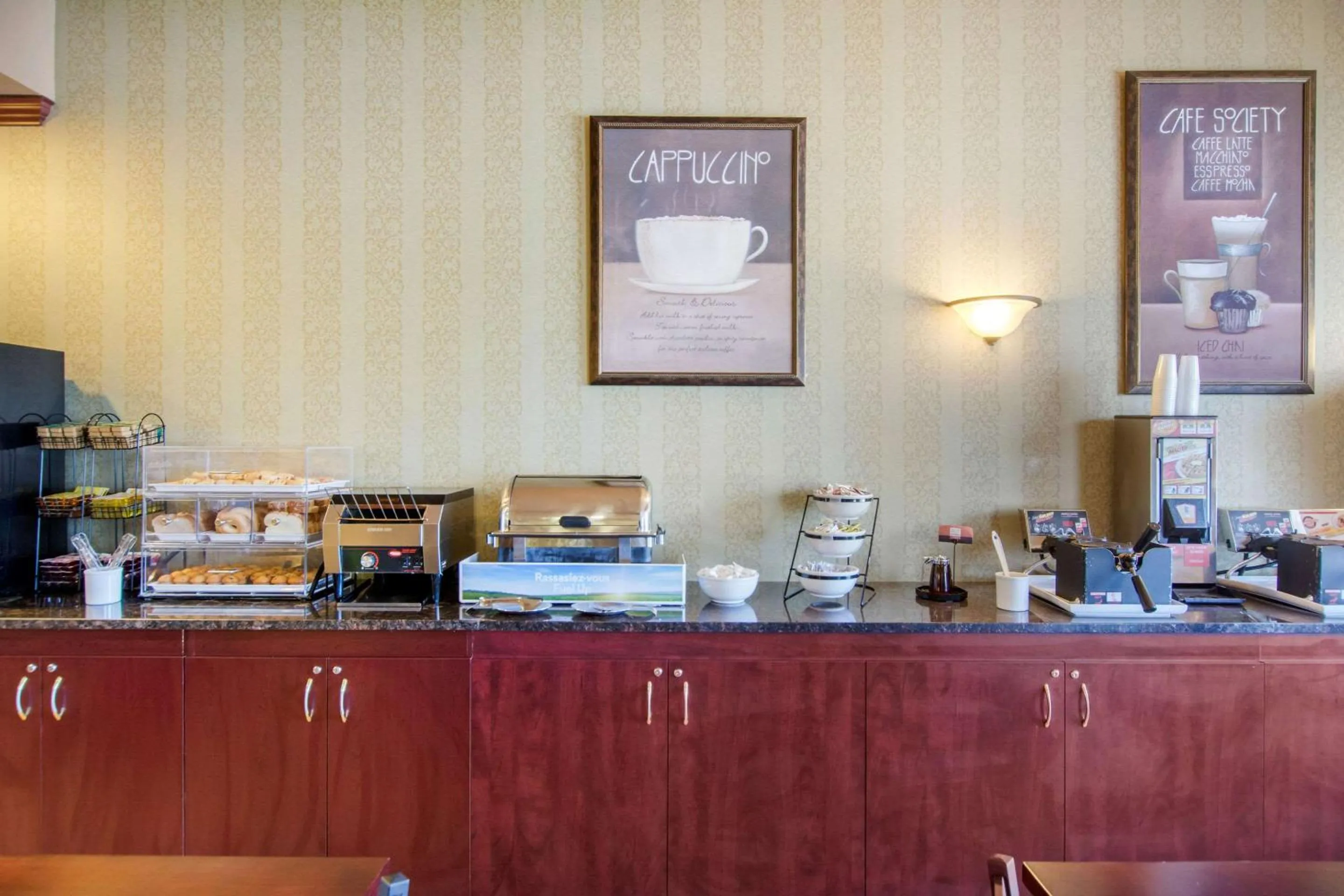 Restaurant/places to eat in Comfort Inn & Suites