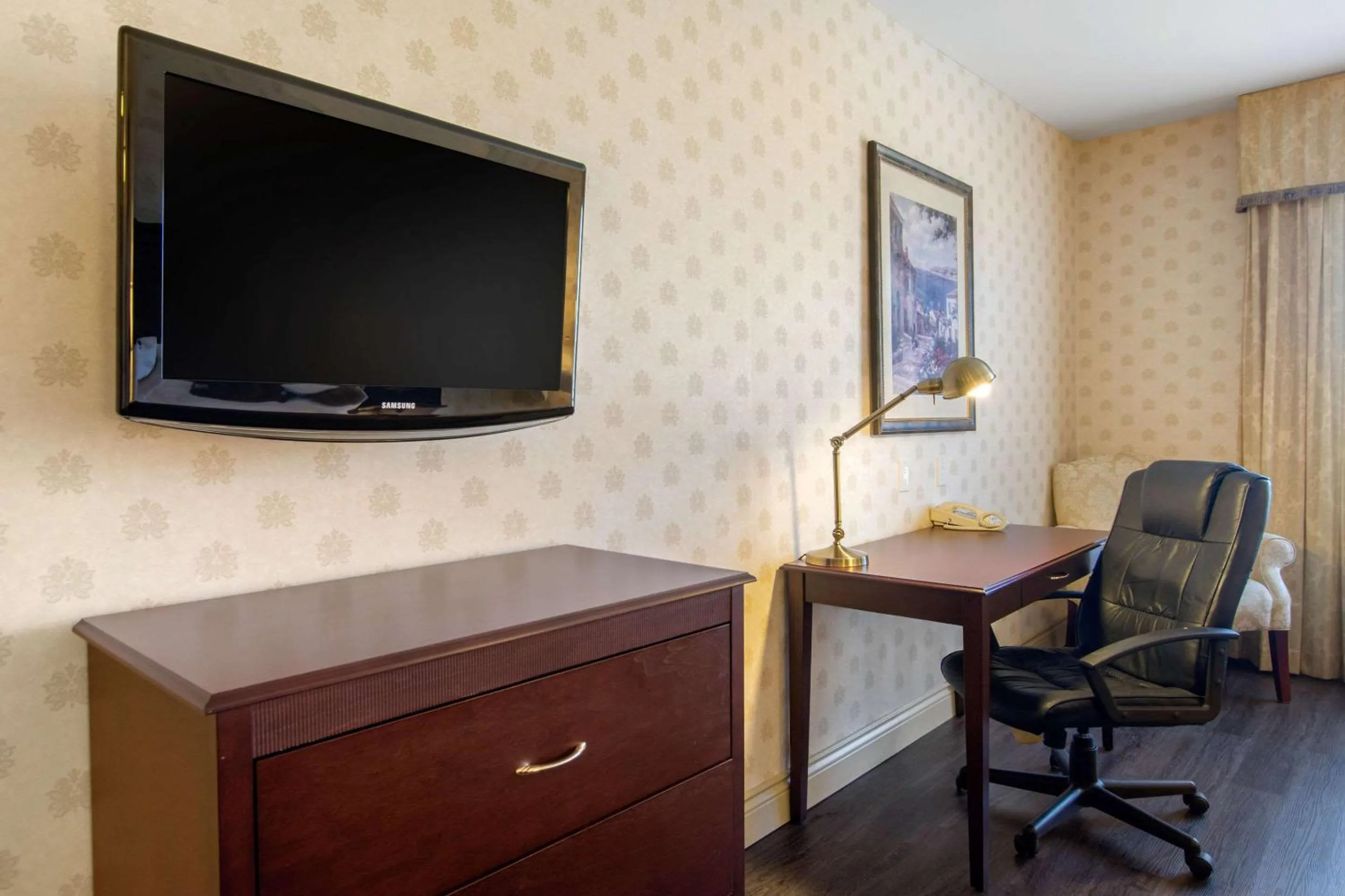Photo of the whole room in Comfort Inn & Suites