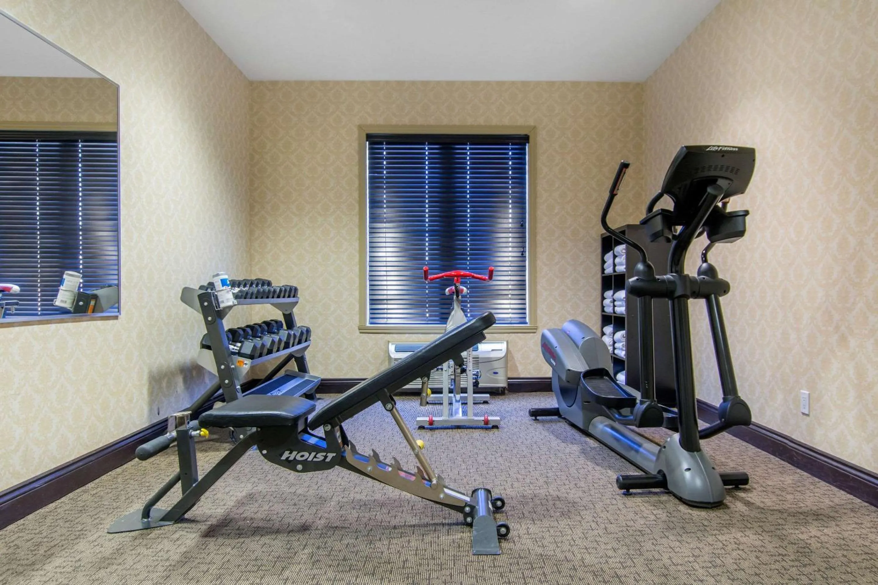 Fitness centre/facilities in Comfort Inn & Suites