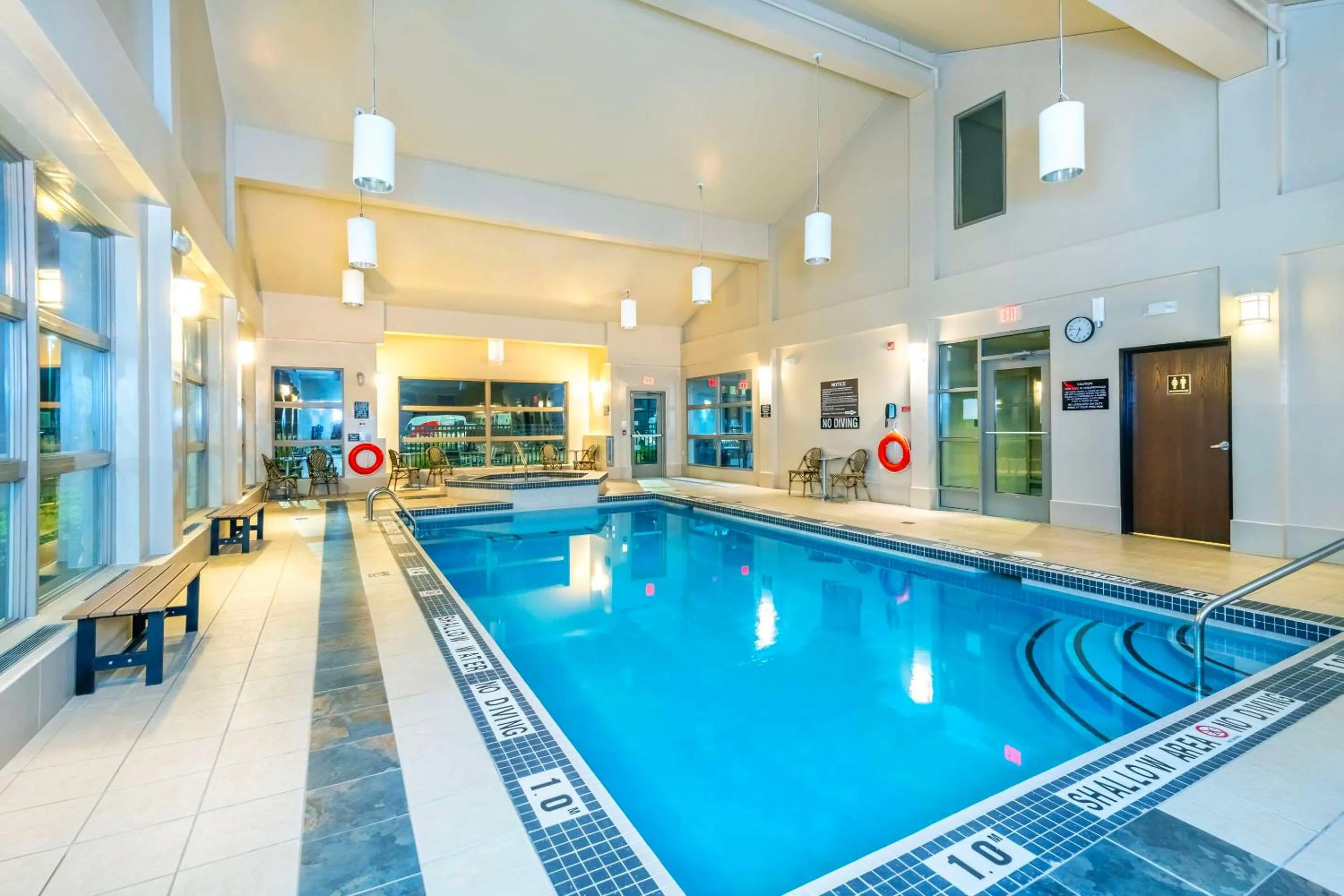 Swimming pool in Quality Inn & Suites