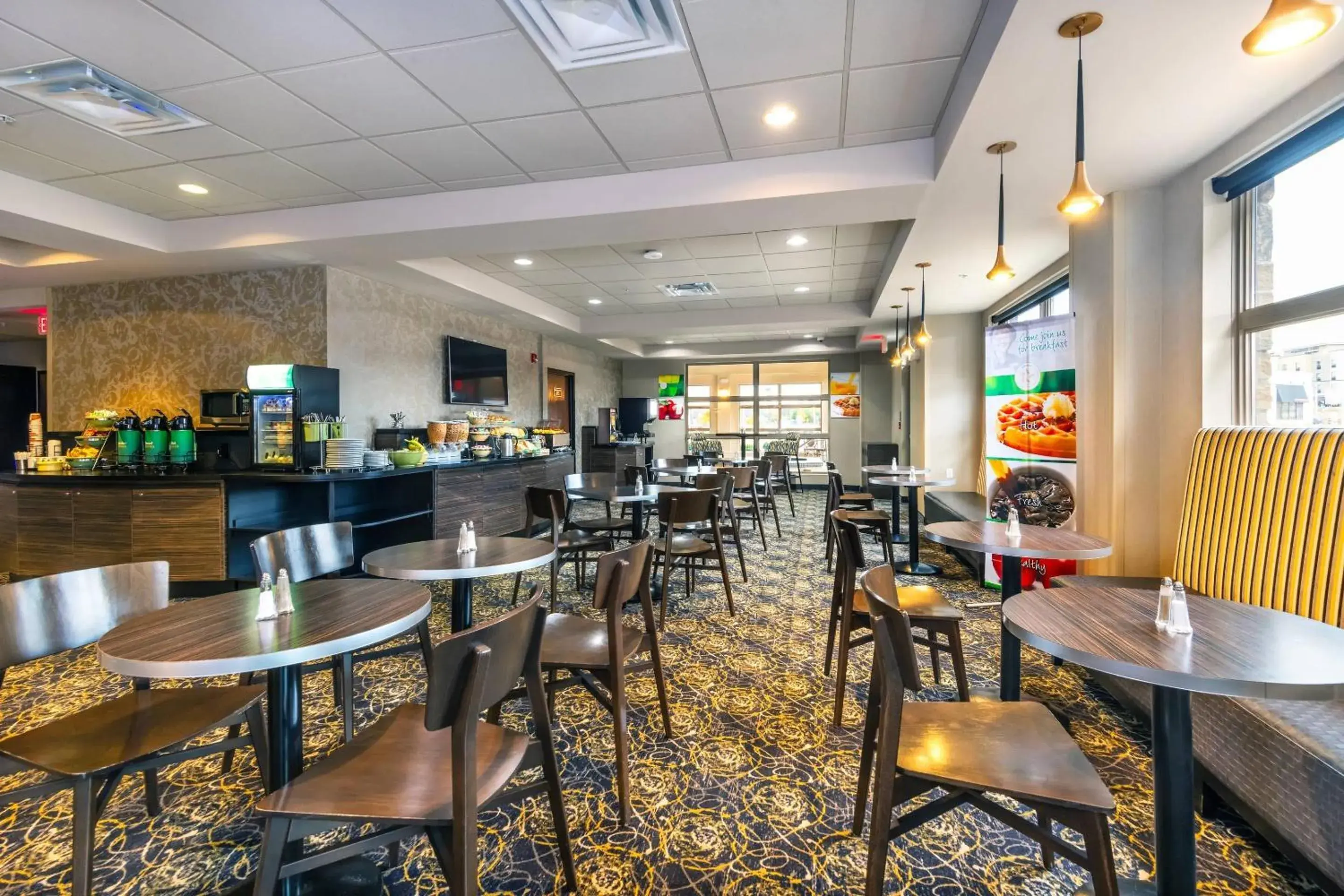 Breakfast in Quality Inn & Suites Breakfast in Quality Inn & Suites