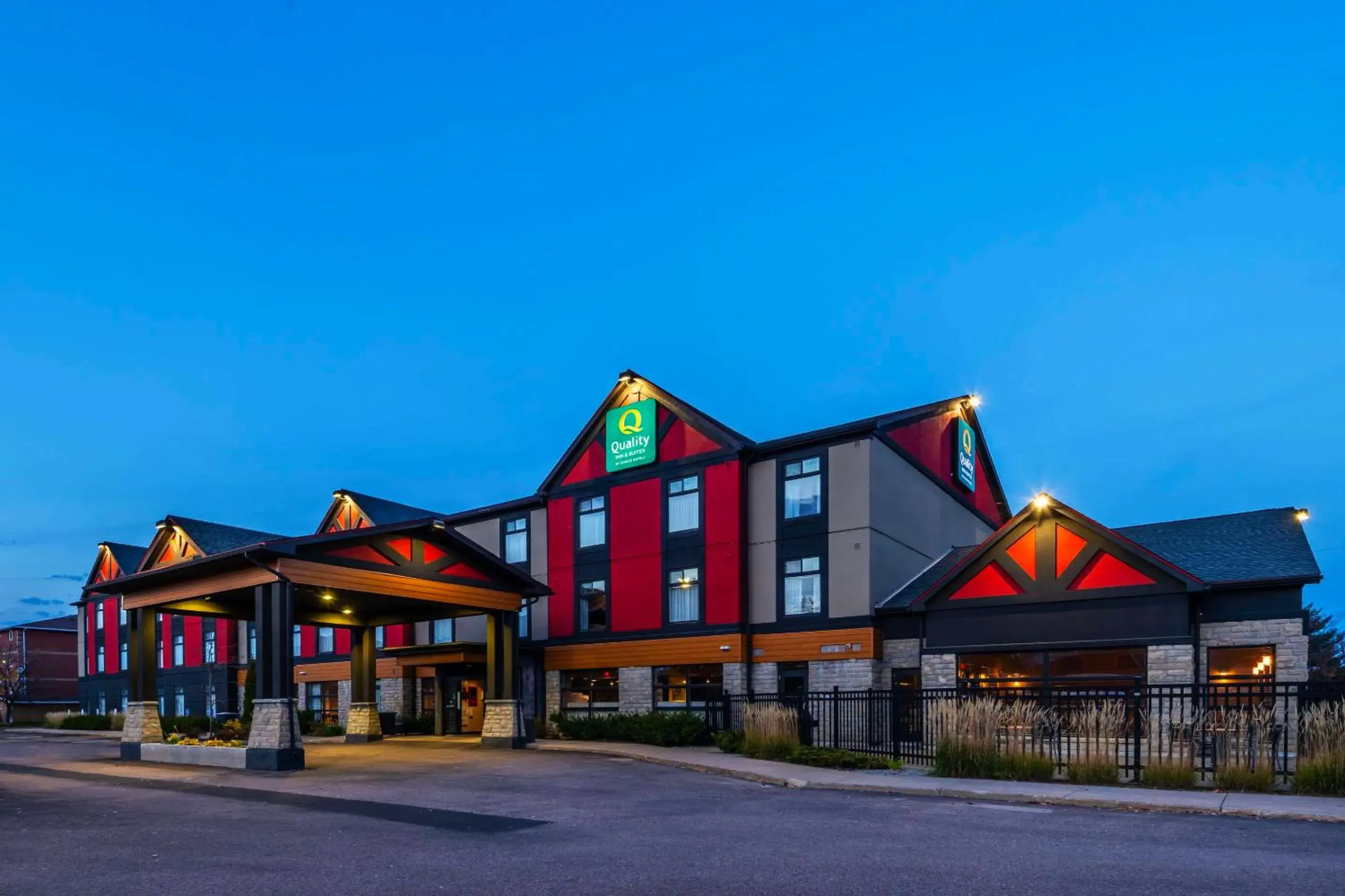 Property building in Quality Inn & Suites Property building in Quality Inn & Suites