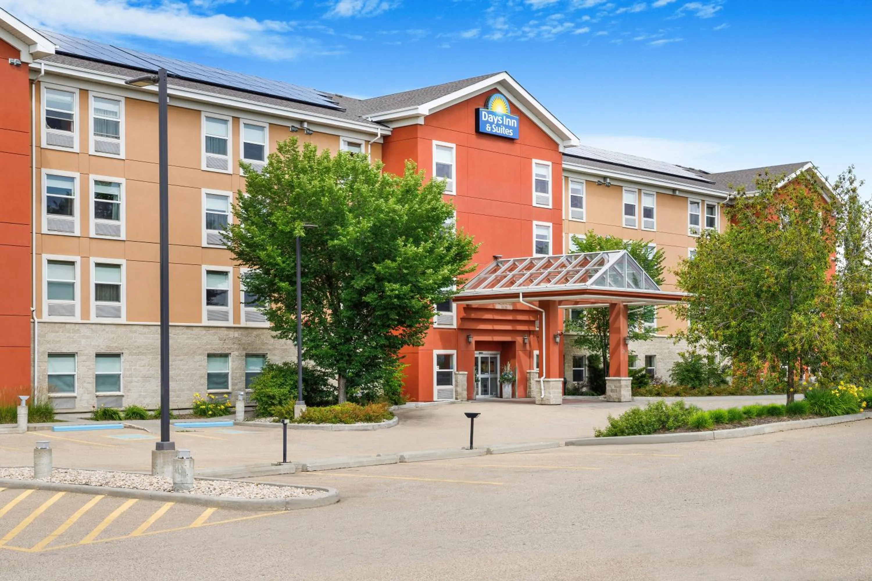 Property building in Days Inn & Suites by Wyndham Sherwood Park Edmonton