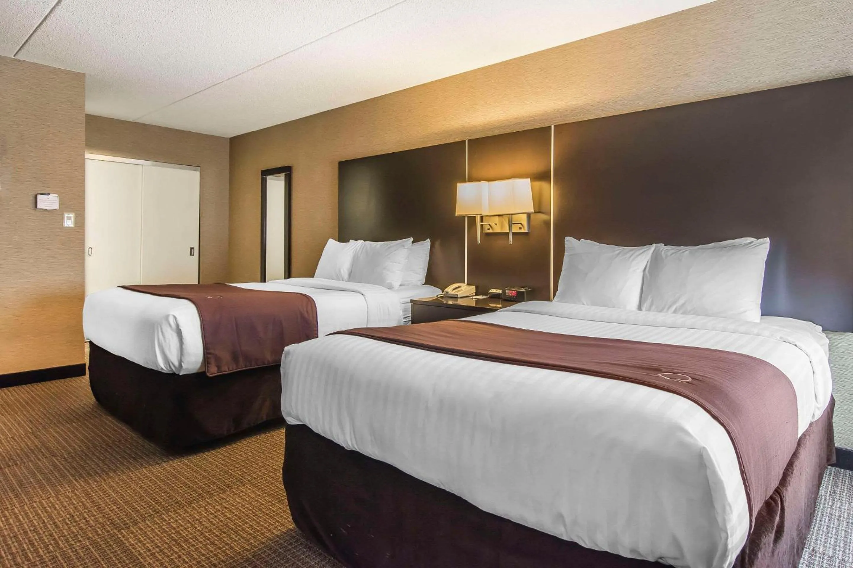 Bedroom, Bed in Quattro Hotel & Conf Centre, an Ascend Collection Hotel