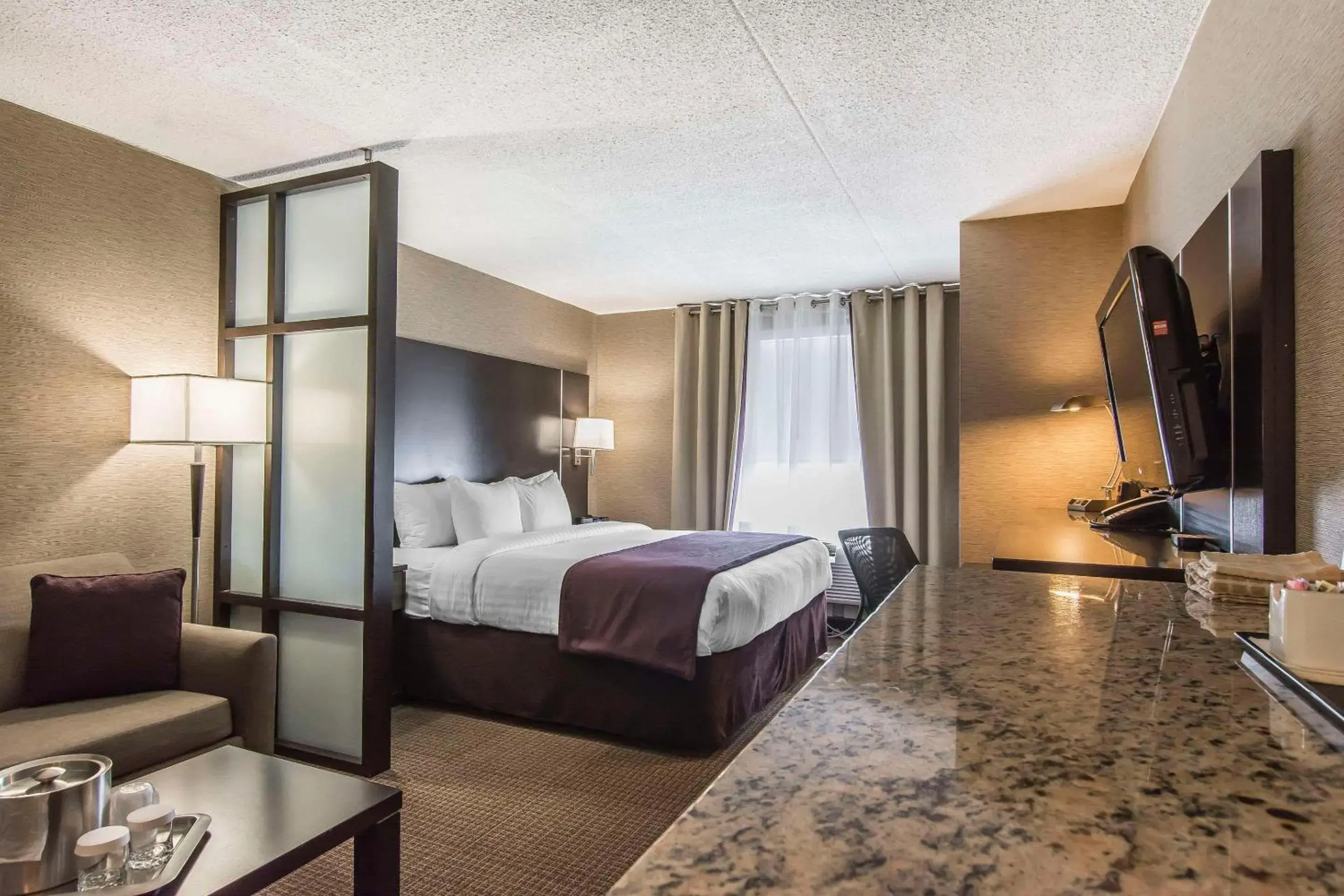 Bedroom, Bed in Quattro Hotel & Conf Centre, an Ascend Collection Hotel Bedroom, Bed in Quattro Hotel & Conf Centre, an Ascend Collection Hotel