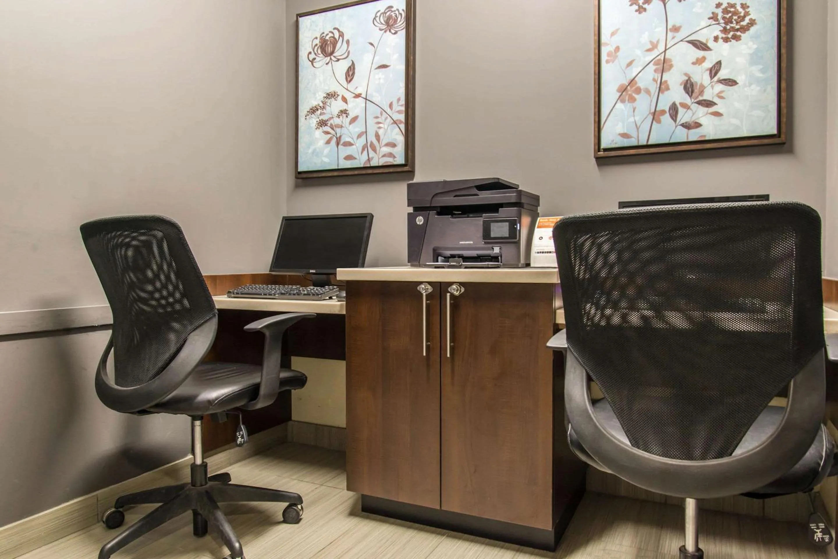 Business facilities in MainStay Suites Winnipeg
