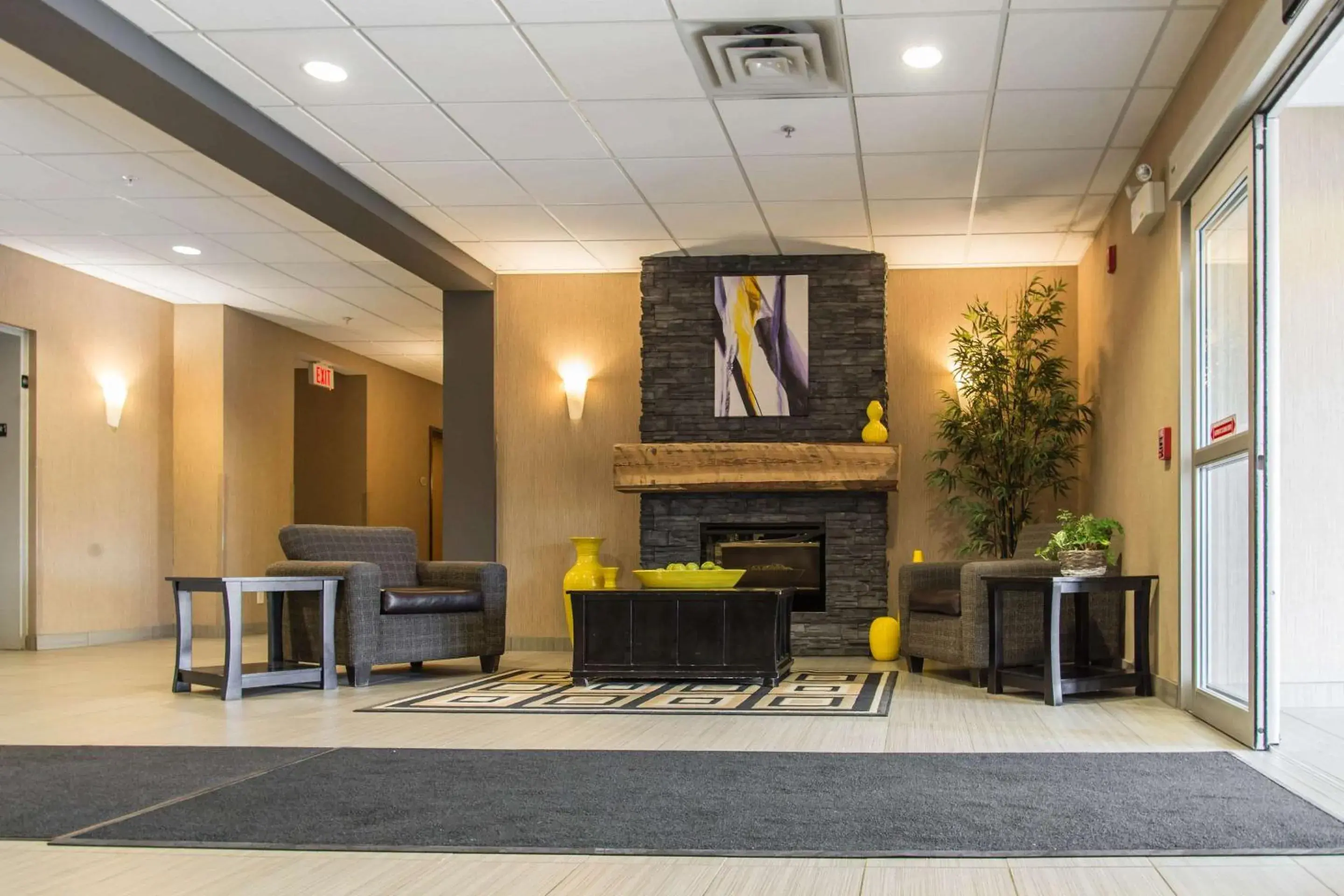 Lobby or reception in MainStay Suites Winnipeg Lobby or reception in MainStay Suites Winnipeg