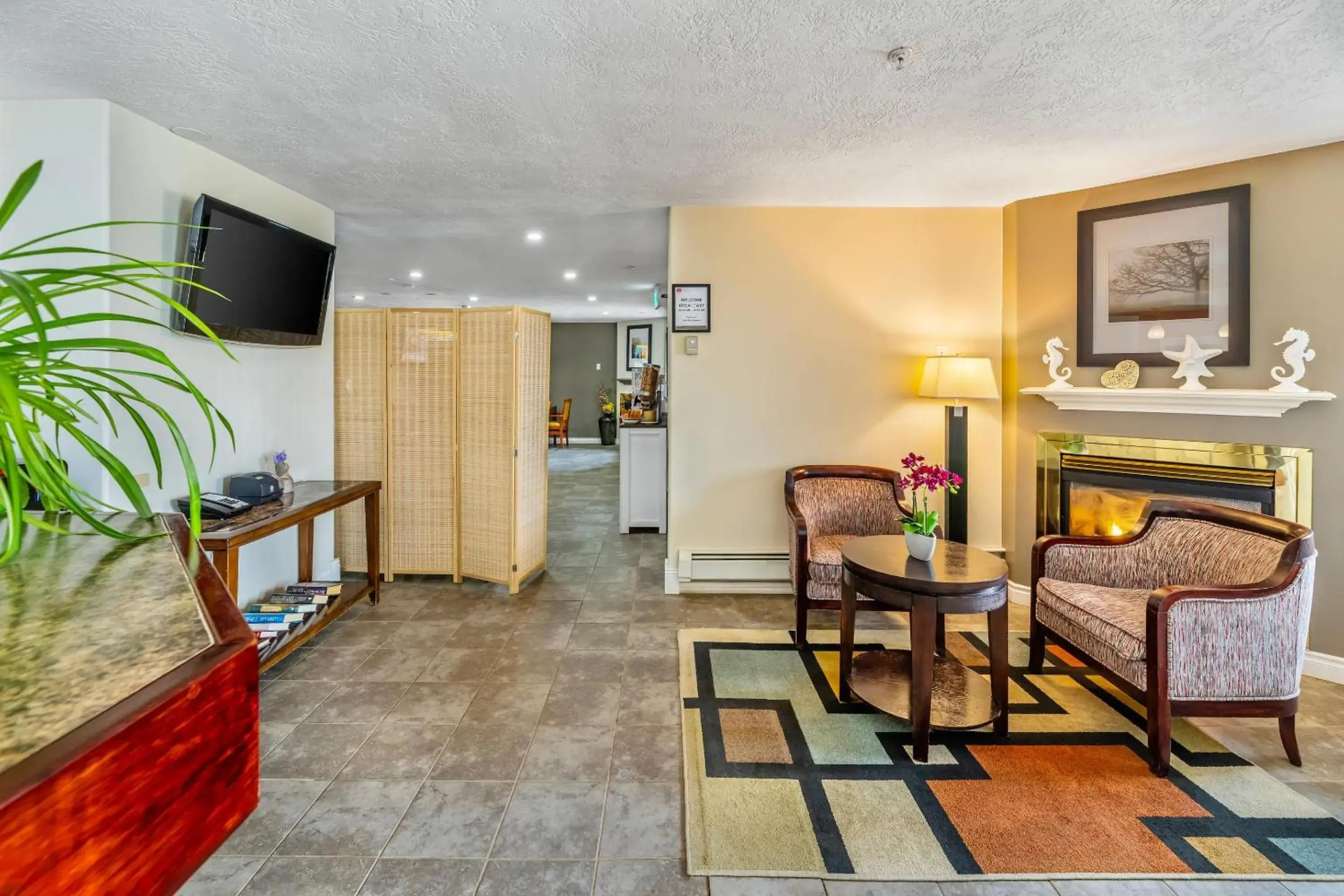 Lobby or reception in Econo Lodge Inn & Suites High Level Lobby or reception in Econo Lodge Inn & Suites High Level