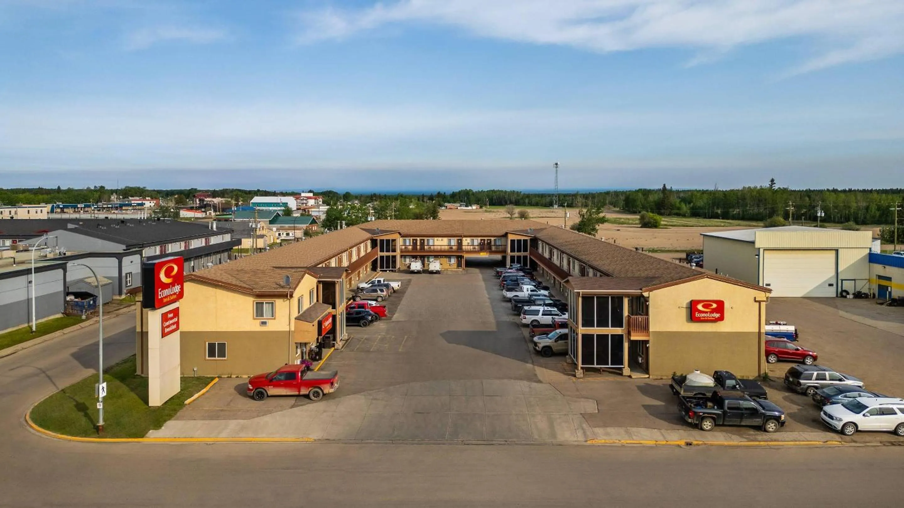 Property building in Econo Lodge Inn & Suites High Level