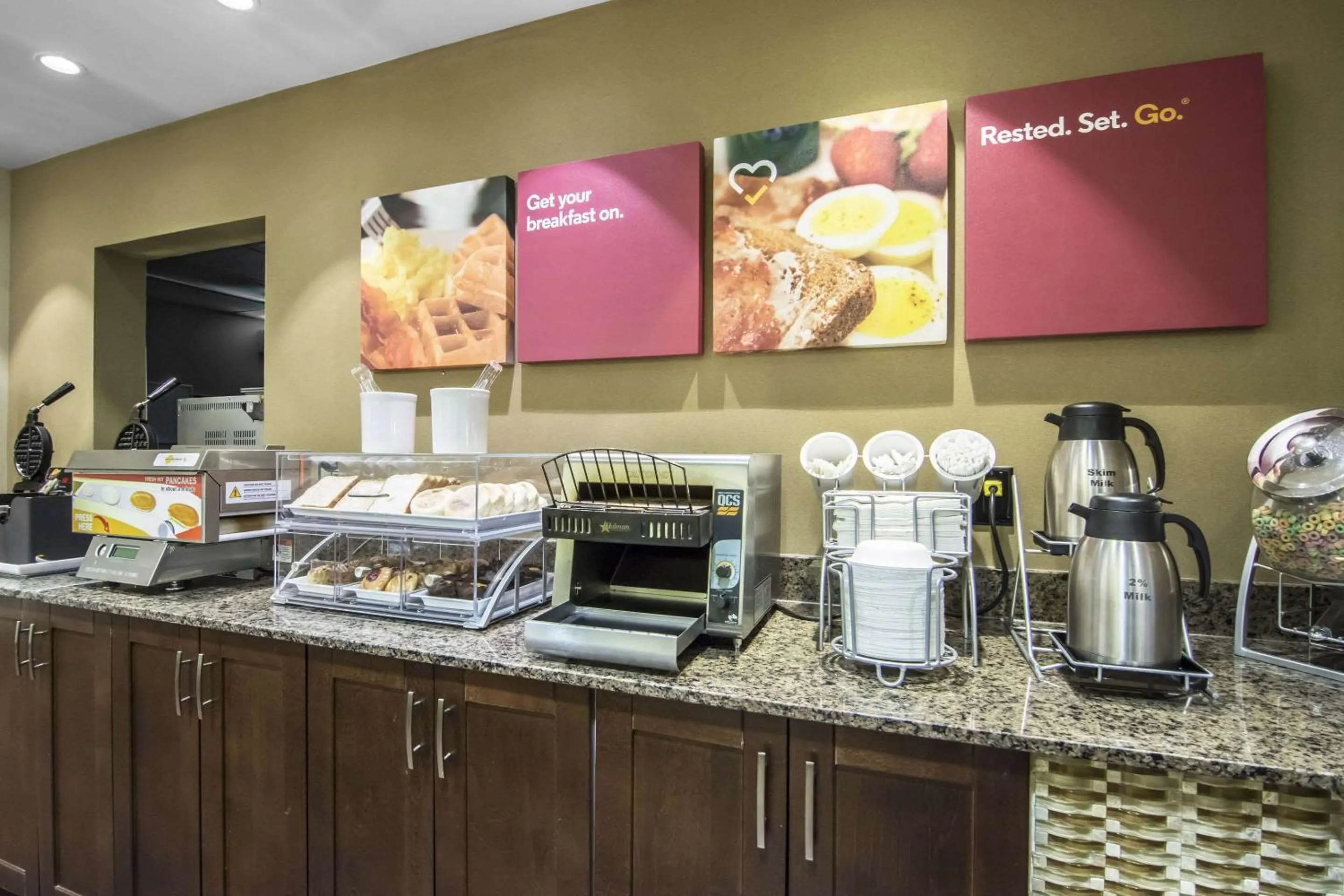 Restaurant/places to eat in Comfort Suites