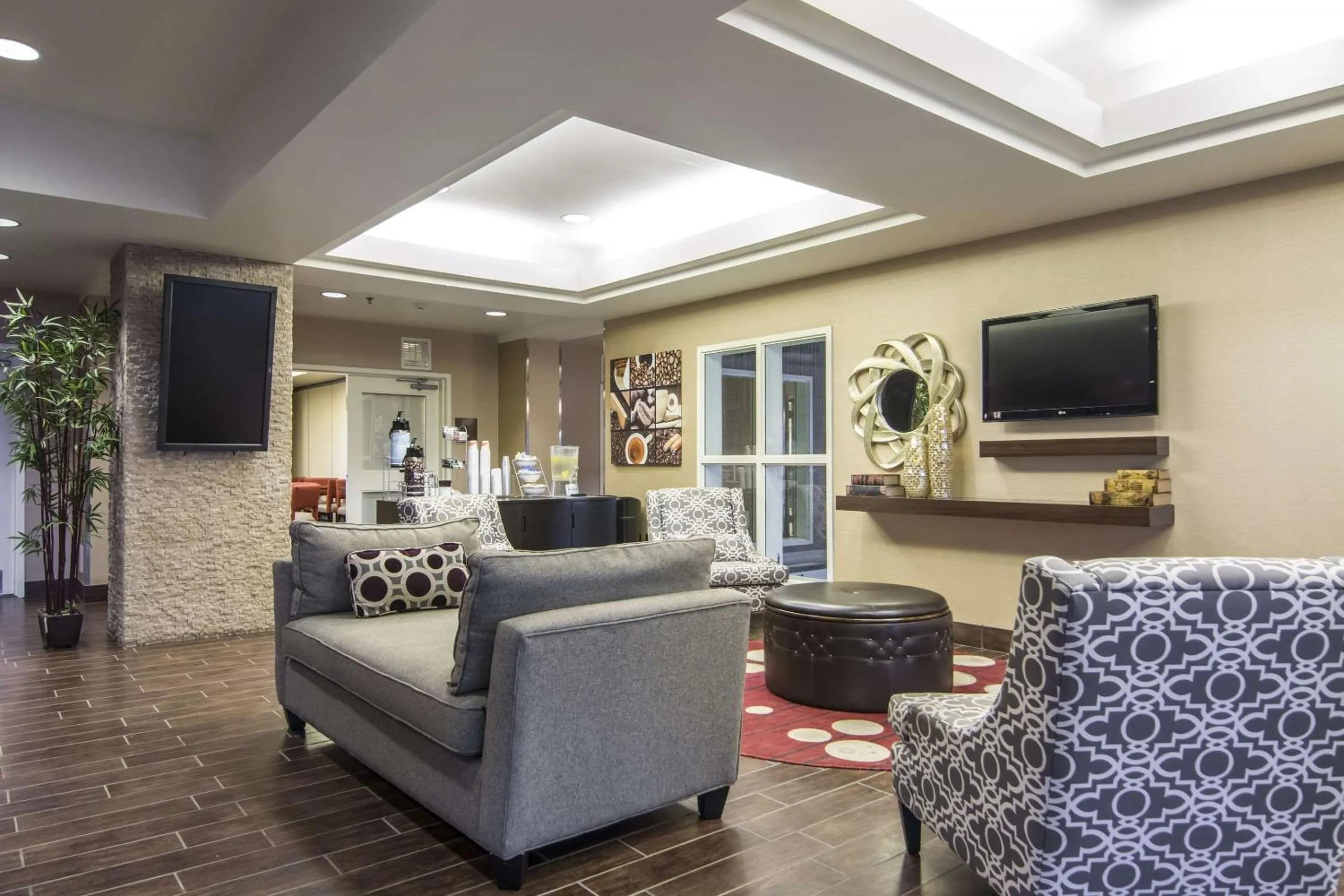 Lobby or reception in Comfort Suites