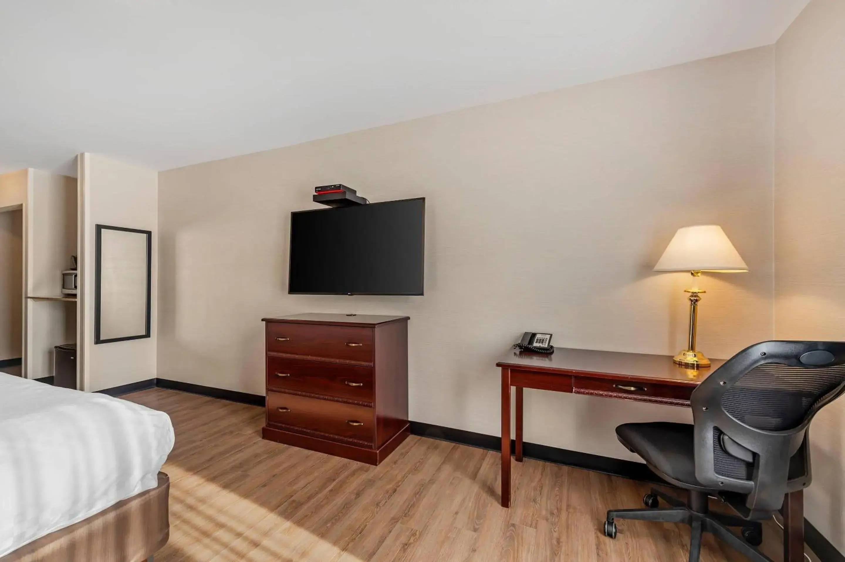 Bedroom, Bed in Quality Inn Bedroom, Bed in Quality Inn