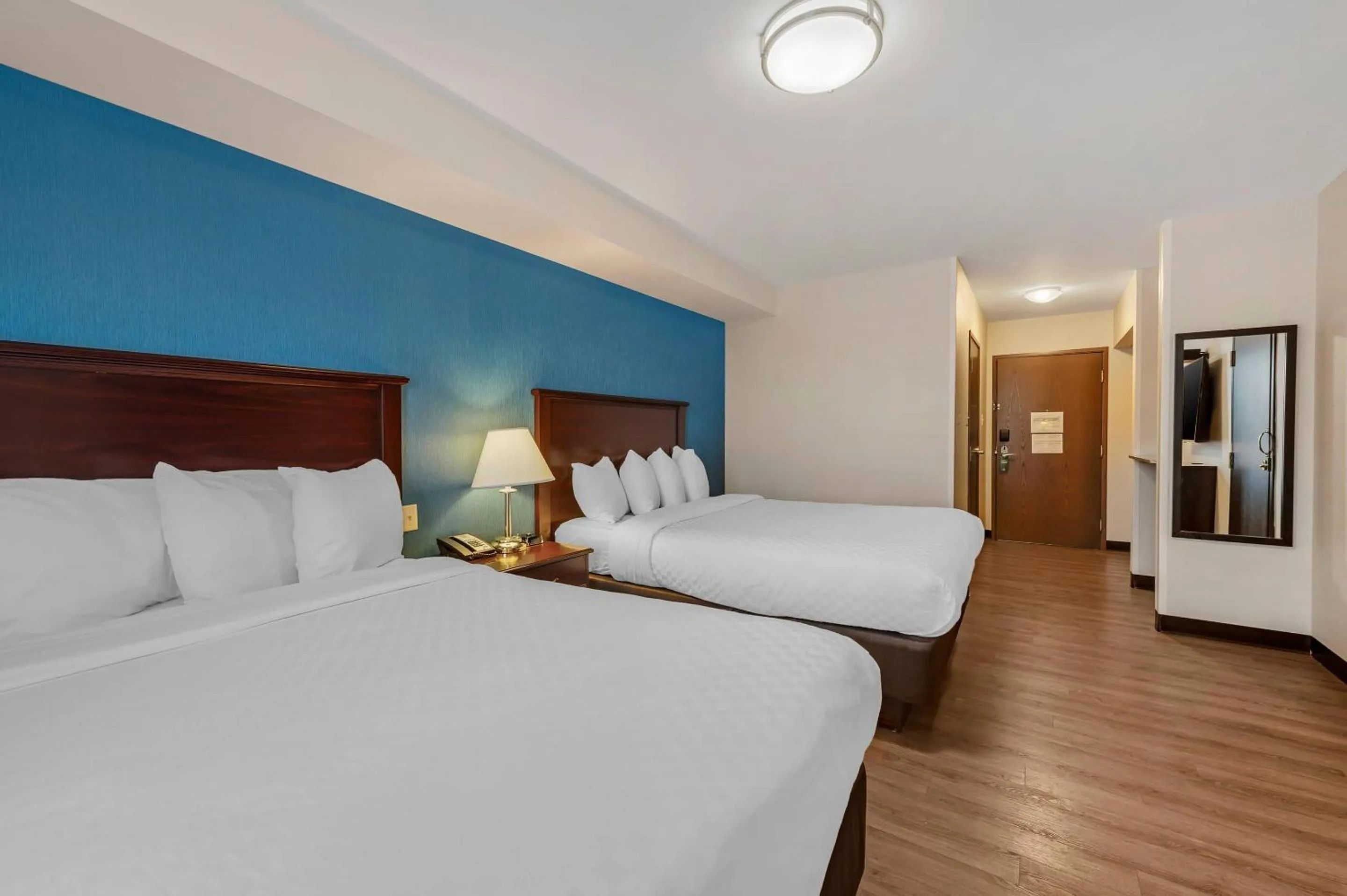 Bedroom, Bed in Quality Inn