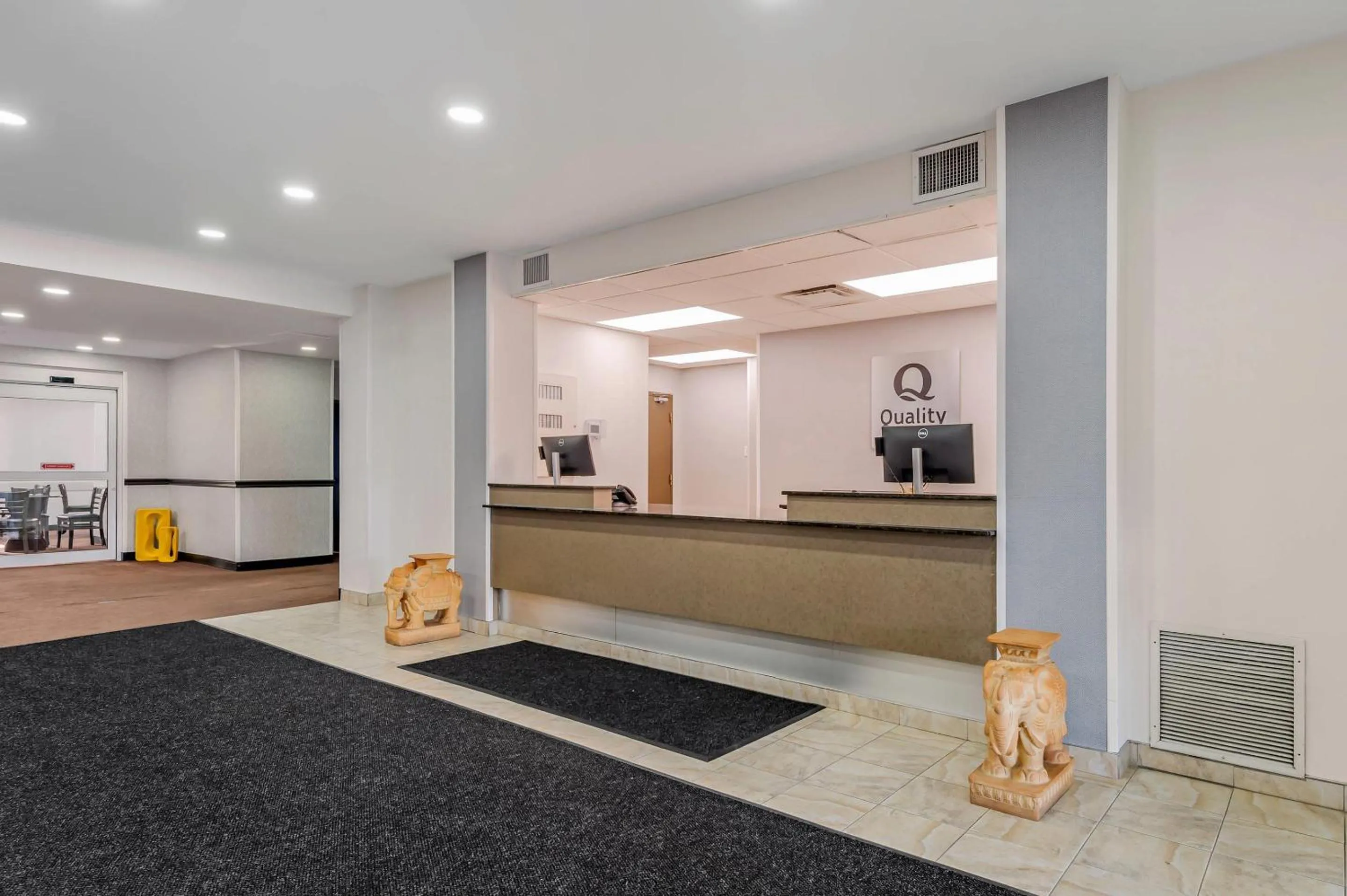 Lobby or reception in Quality Inn