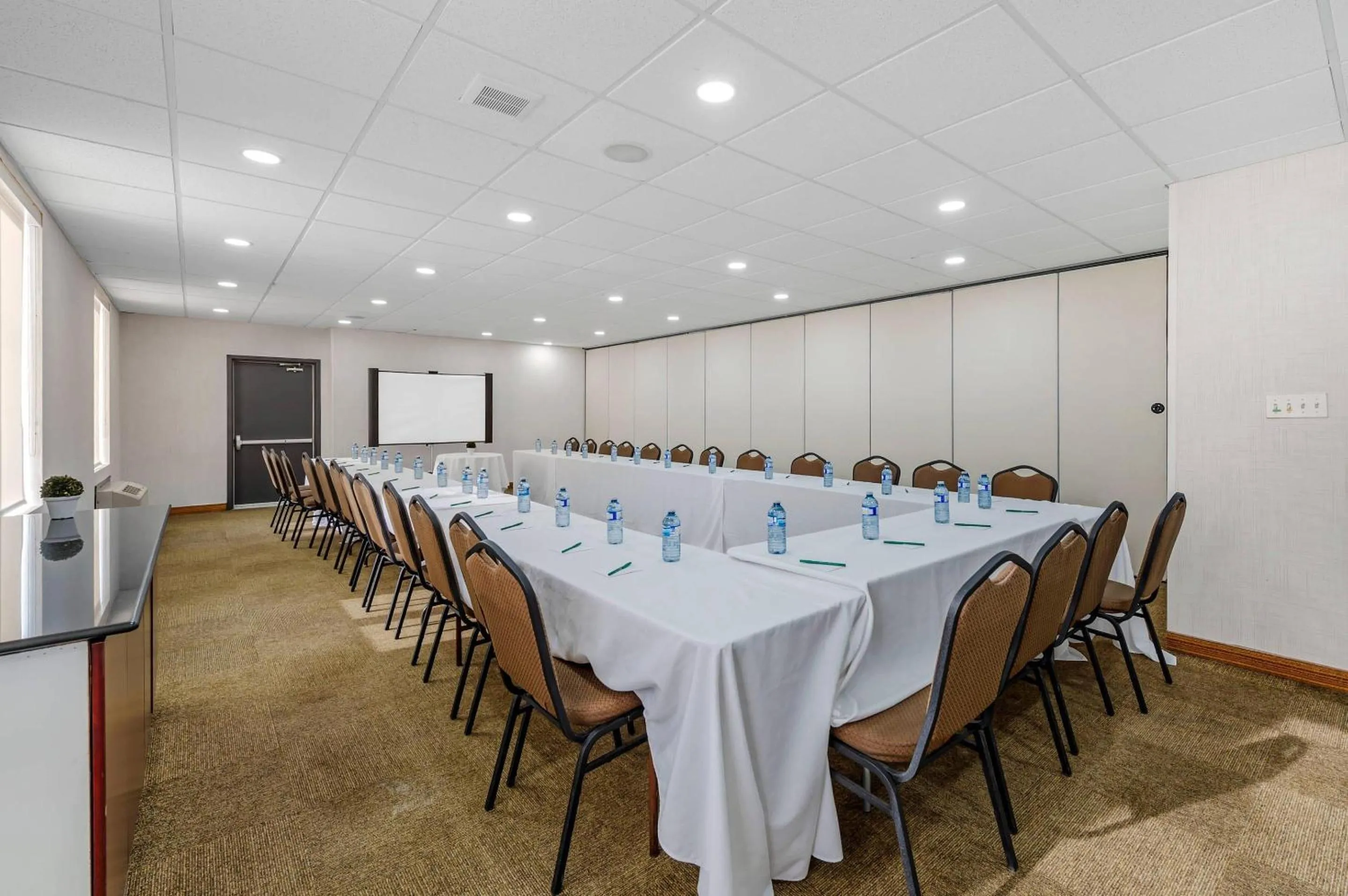 Meeting/conference room in Quality Inn