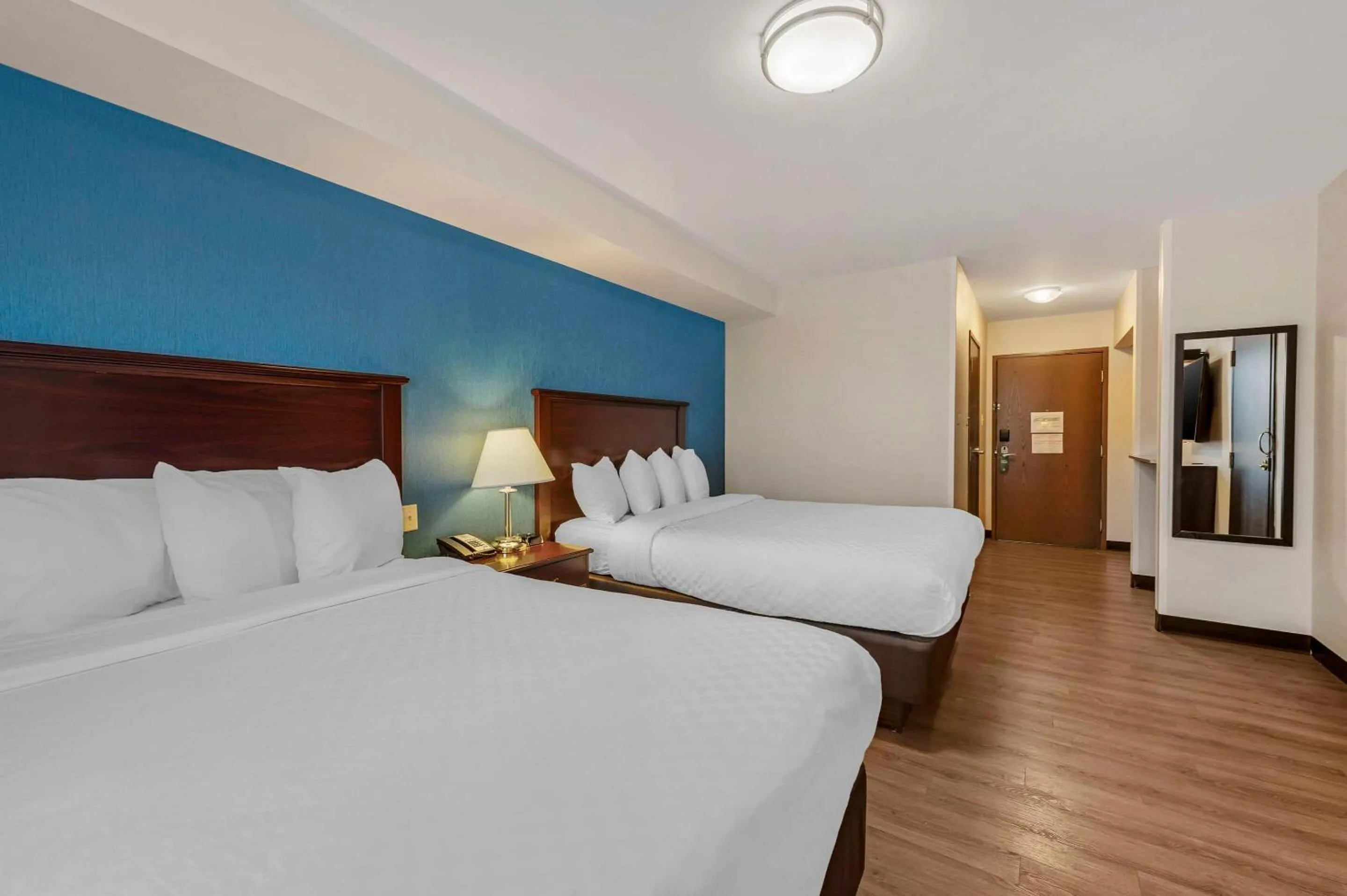 Bedroom, Bed in Quality Inn