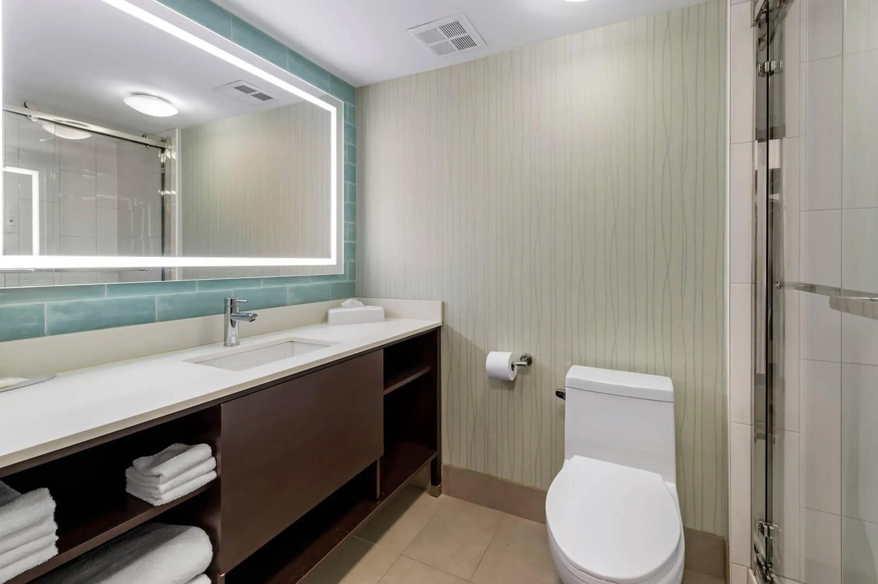 Bedroom in Quality Inn Bedroom in Quality Inn