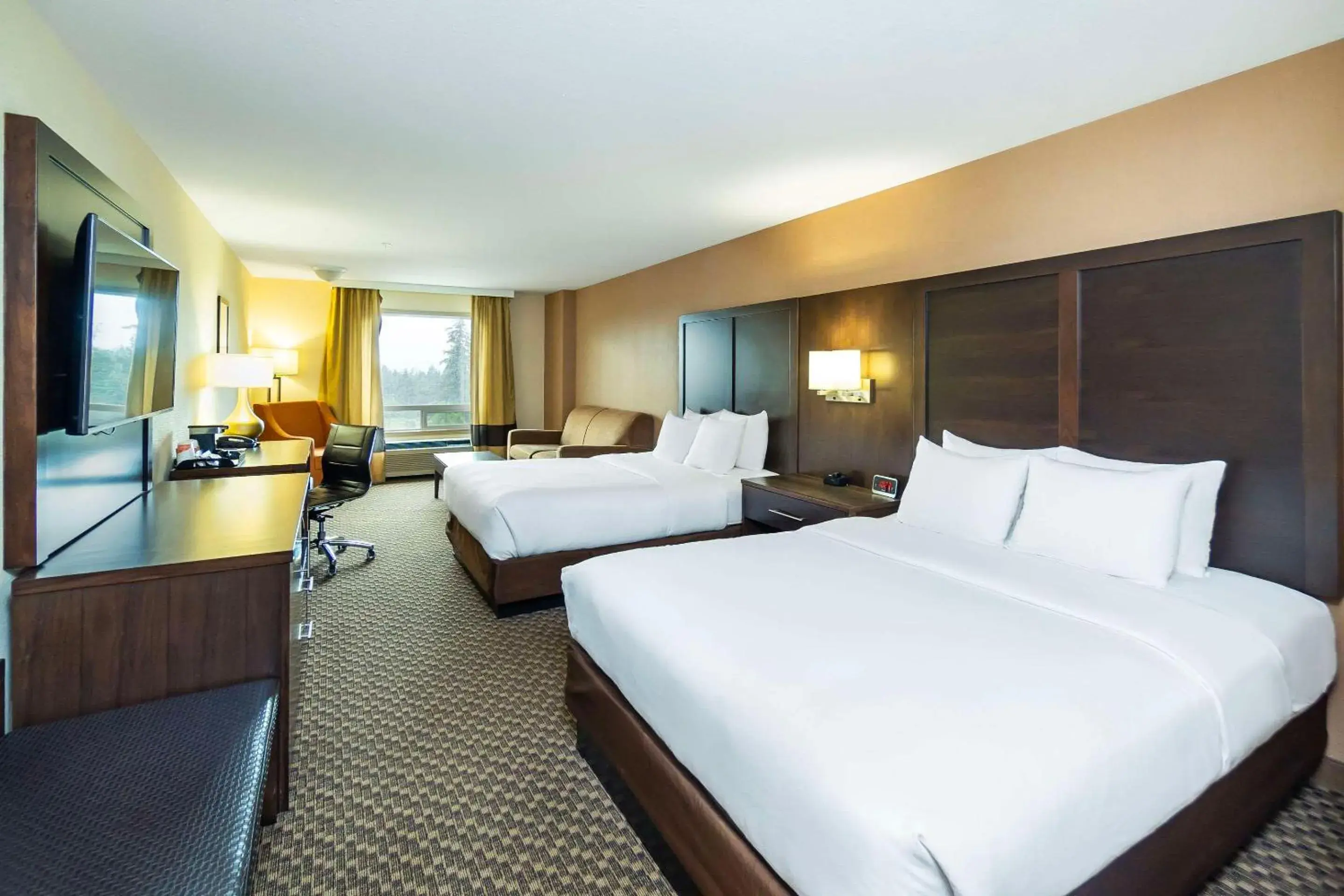 Bedroom, Bed in Comfort Inn & Suites Bedroom, Bed in Comfort Inn & Suites