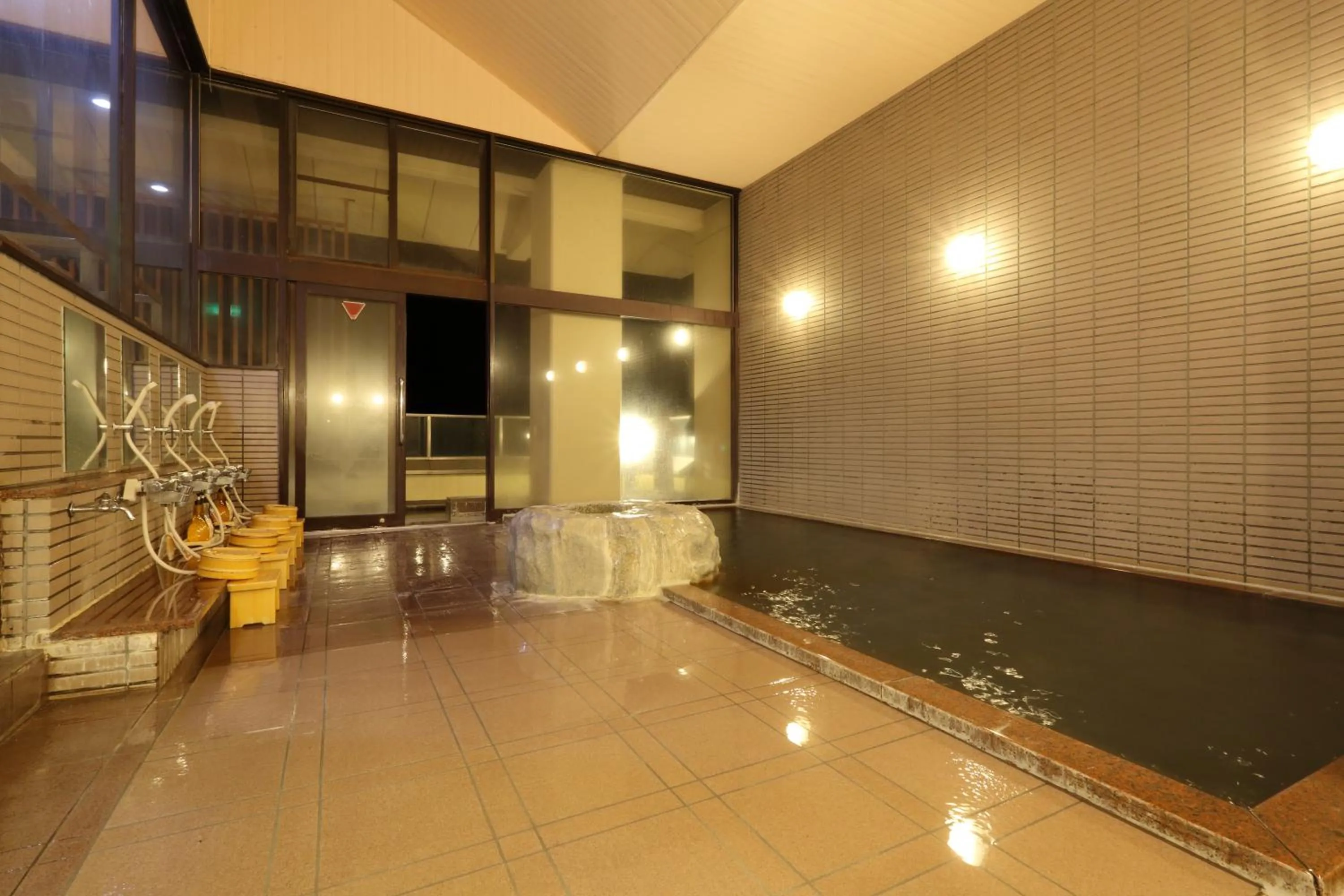 Hot Spring Bath in Kurobe Sunvalley Hotel