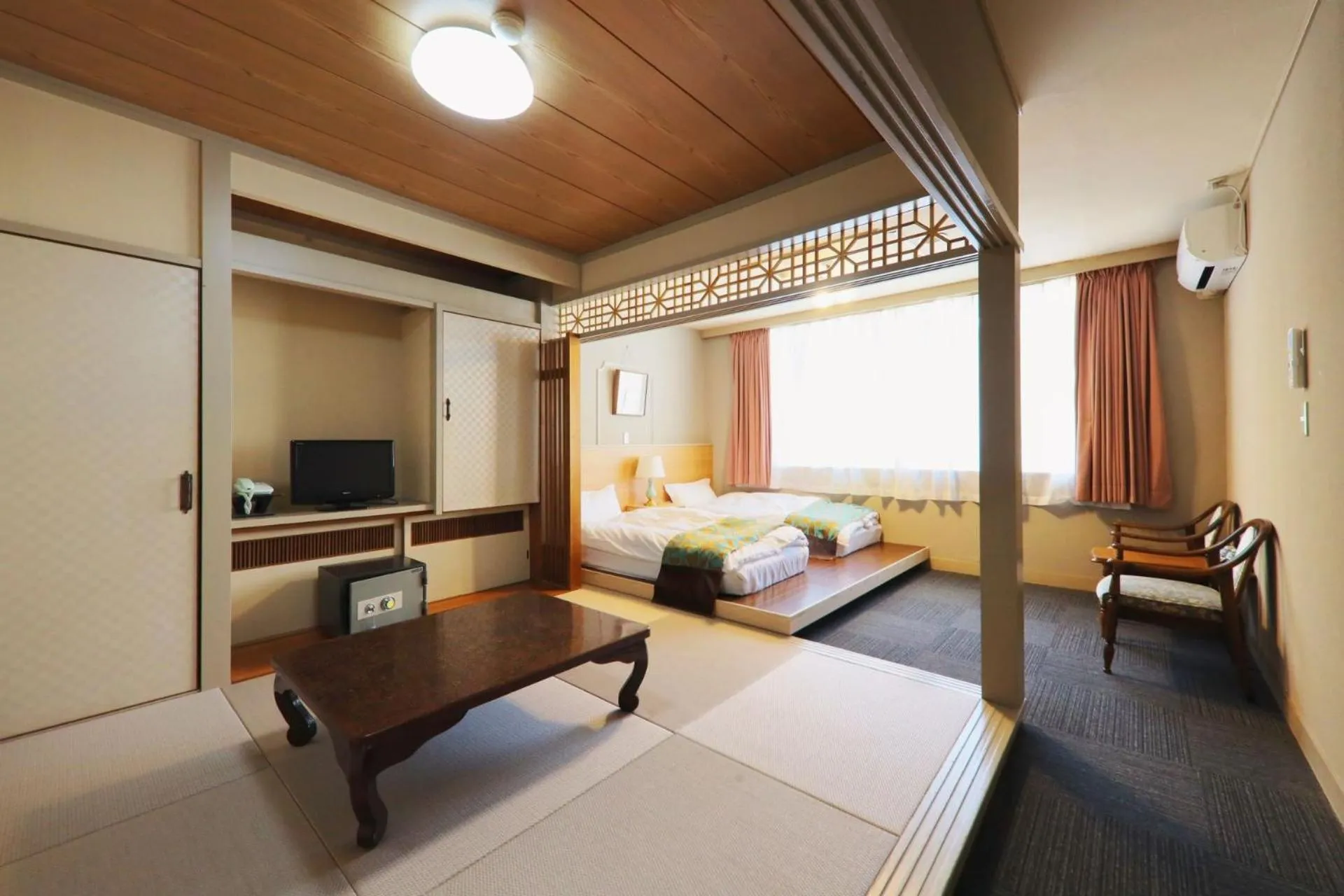 Bed in Kurobe Sunvalley Hotel