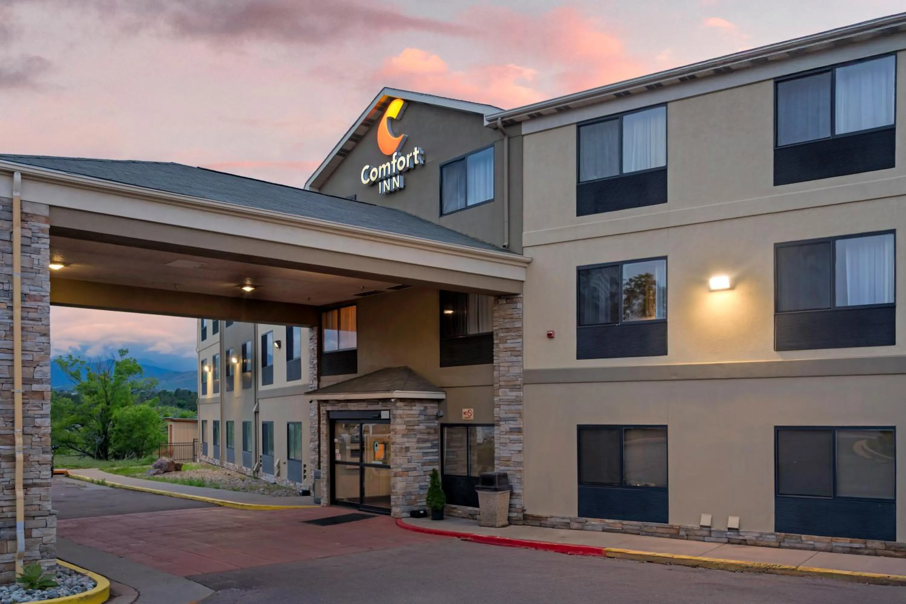 Property building in Comfort Inn North - Air Force Academy Area