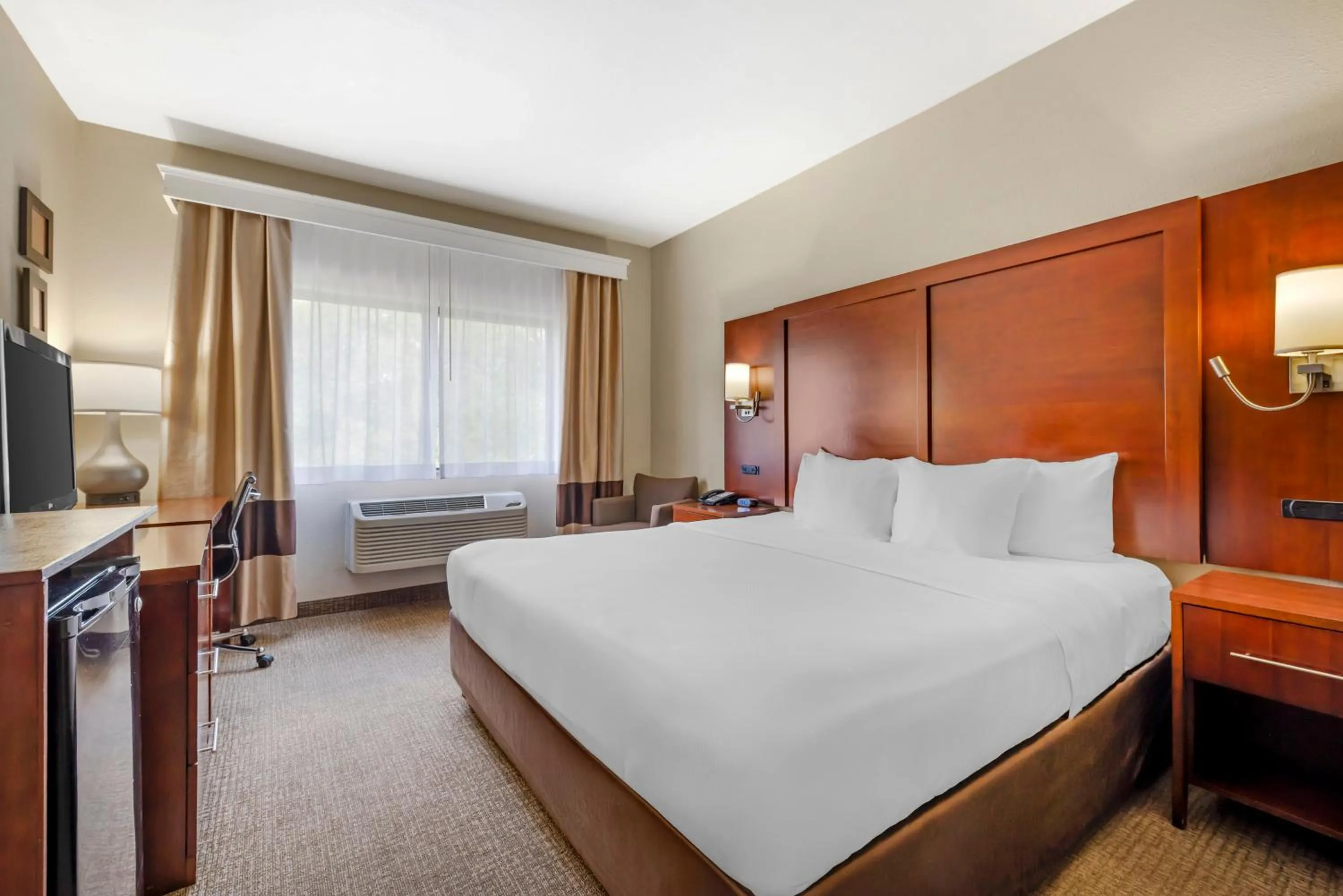 Bed in Comfort Inn North - Air Force Academy Area