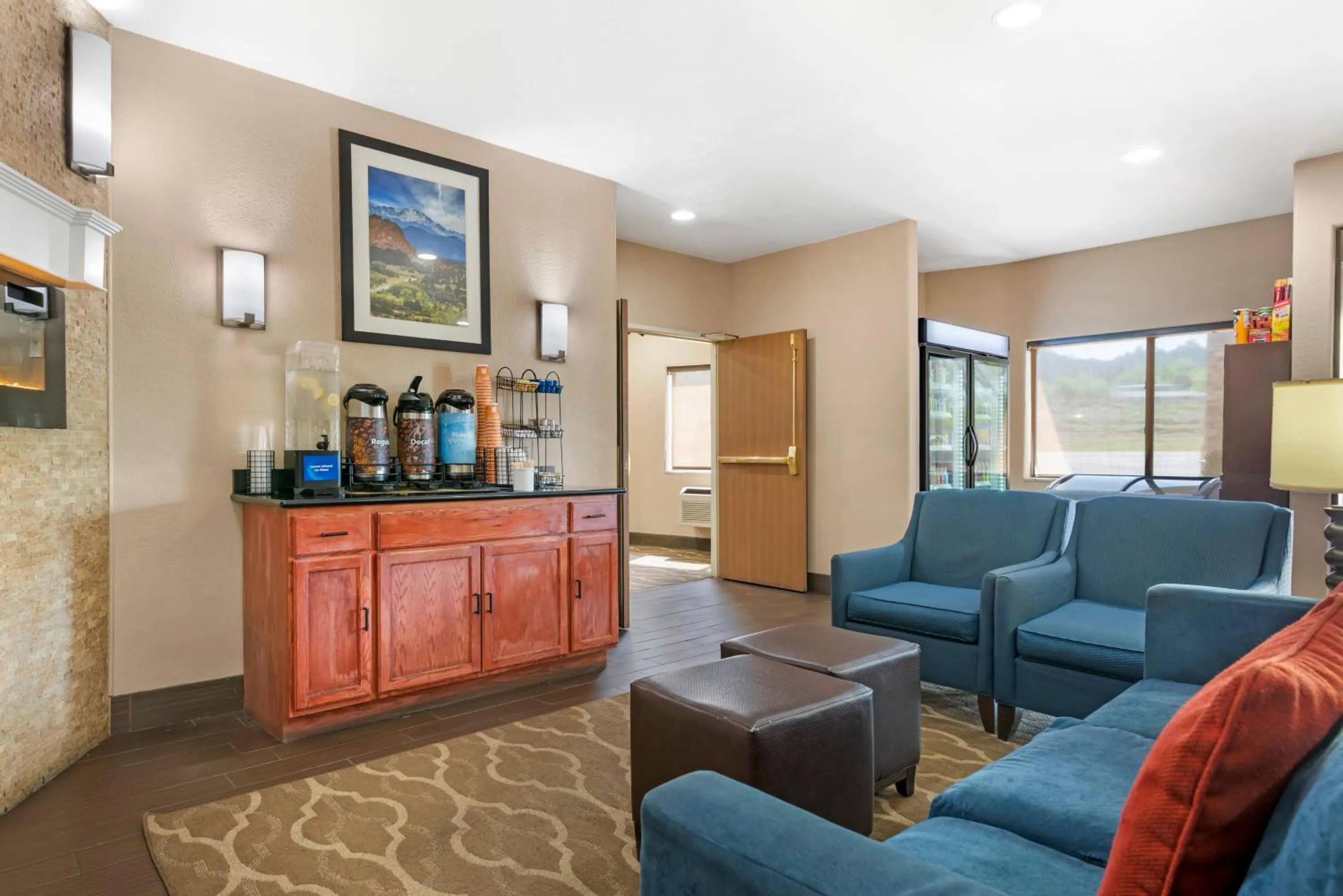 Coffee/tea facilities in Comfort Inn North - Air Force Academy Area