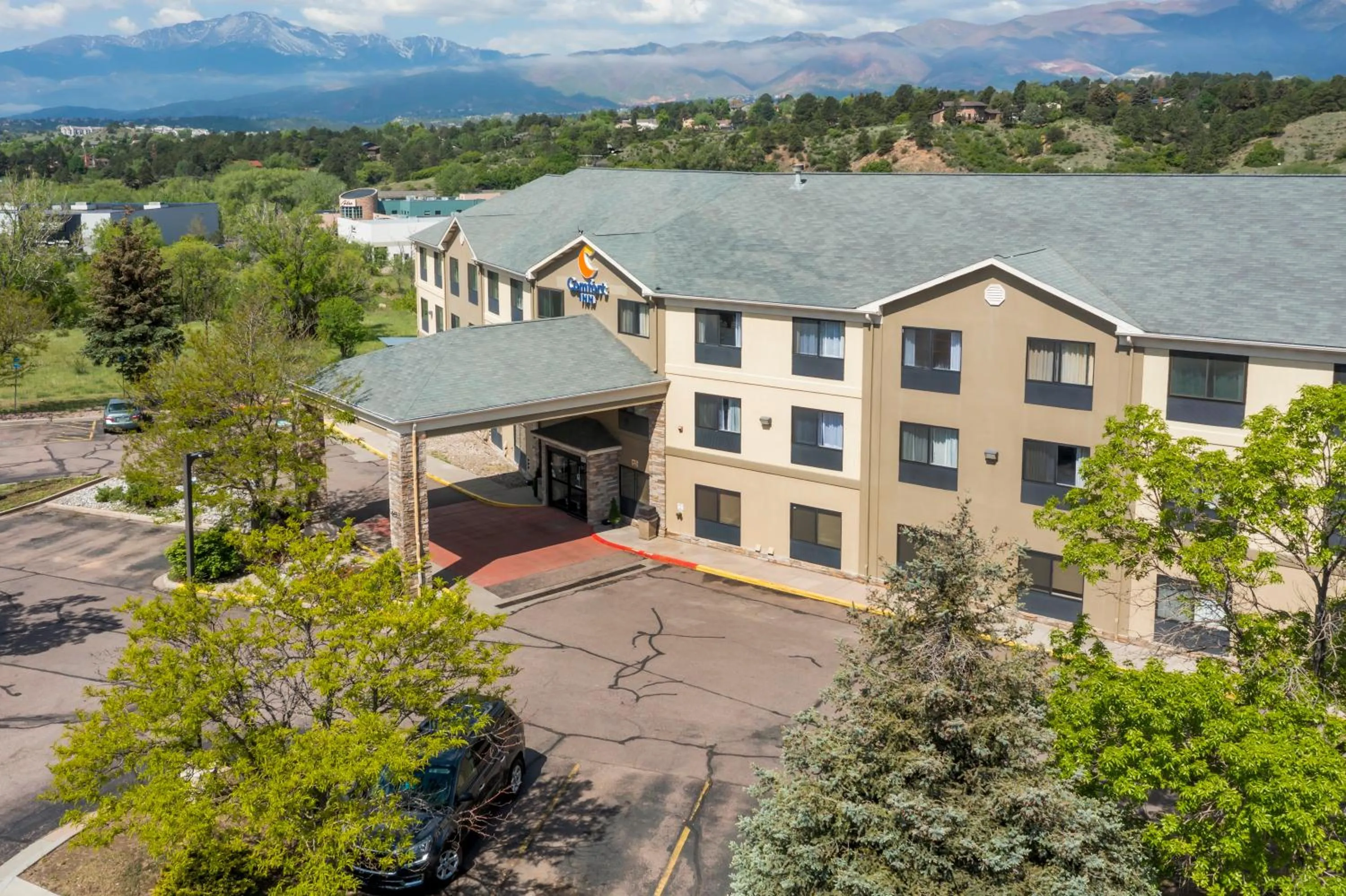 Property building in Comfort Inn North - Air Force Academy Area
