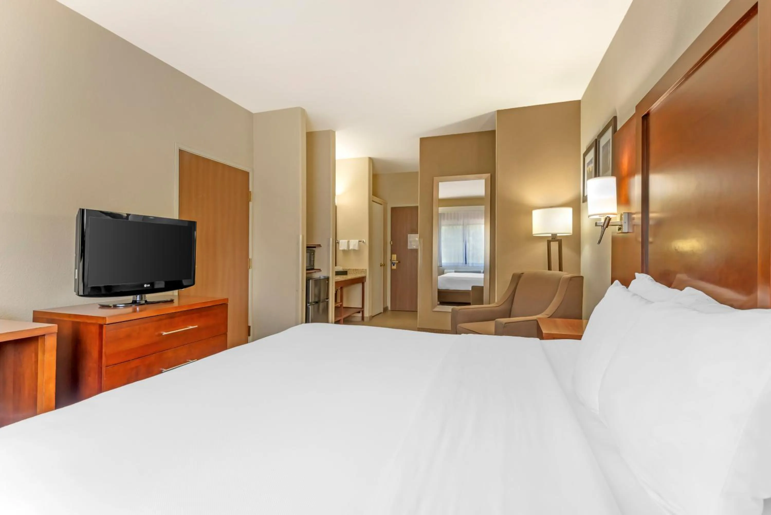 Photo of the whole room, Bed in Comfort Inn North - Air Force Academy Area