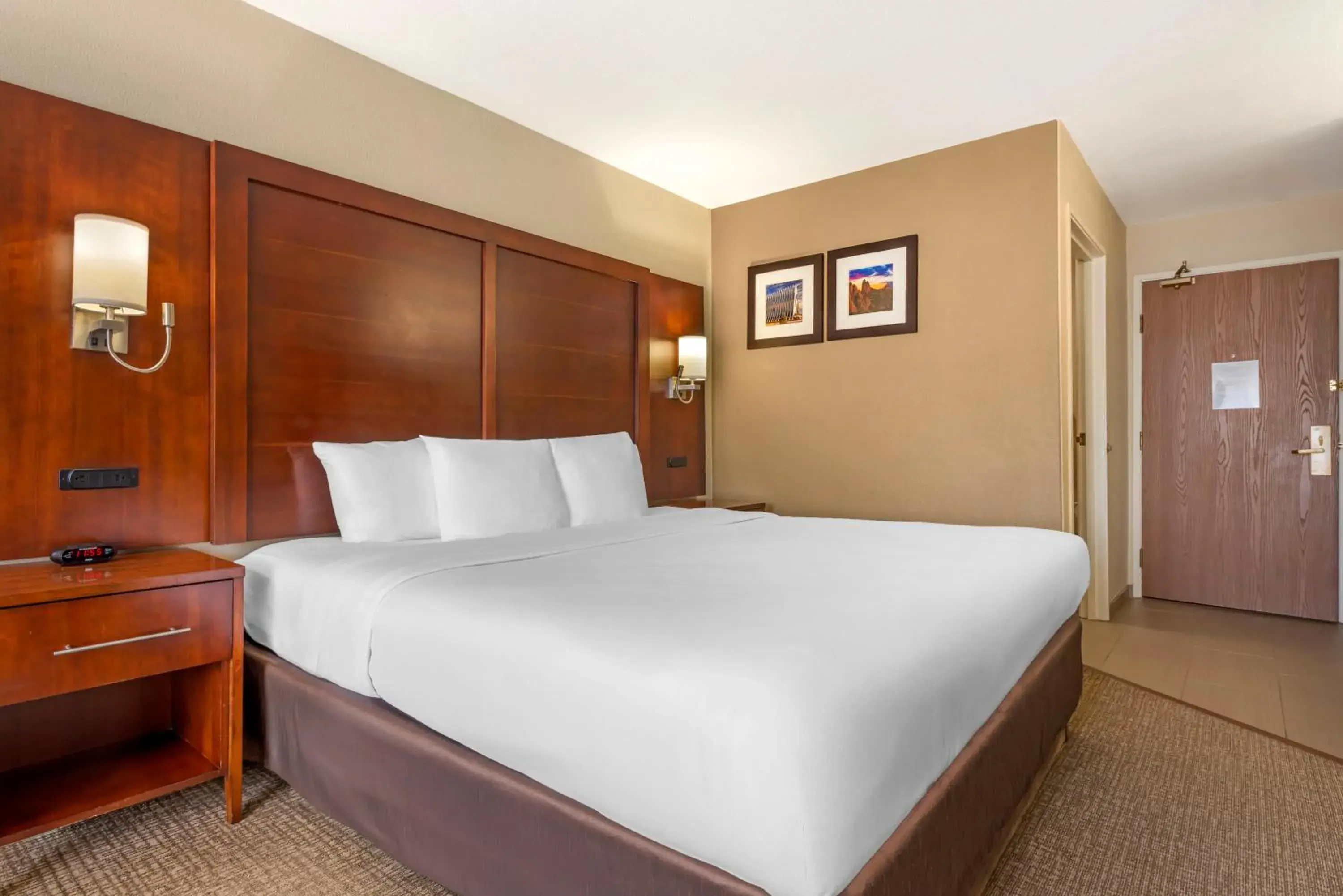 King Room - Non-Smoking in Comfort Inn North - Air Force Academy Area King Room - Non-Smoking in Comfort Inn North - Air Force Academy Area