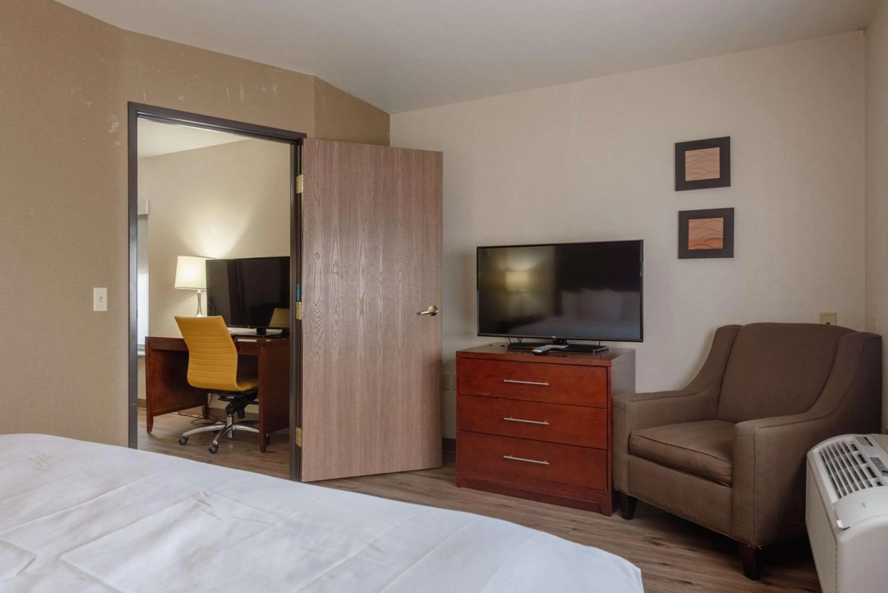 Bedroom, Bed in Comfort Inn & Suites Alamosa