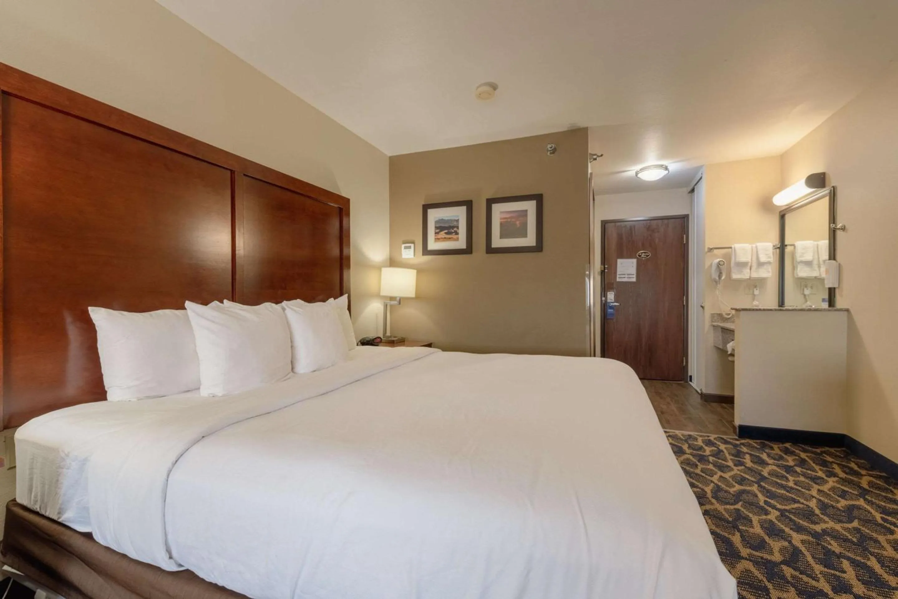 Bedroom, Bed in Comfort Inn & Suites Alamosa