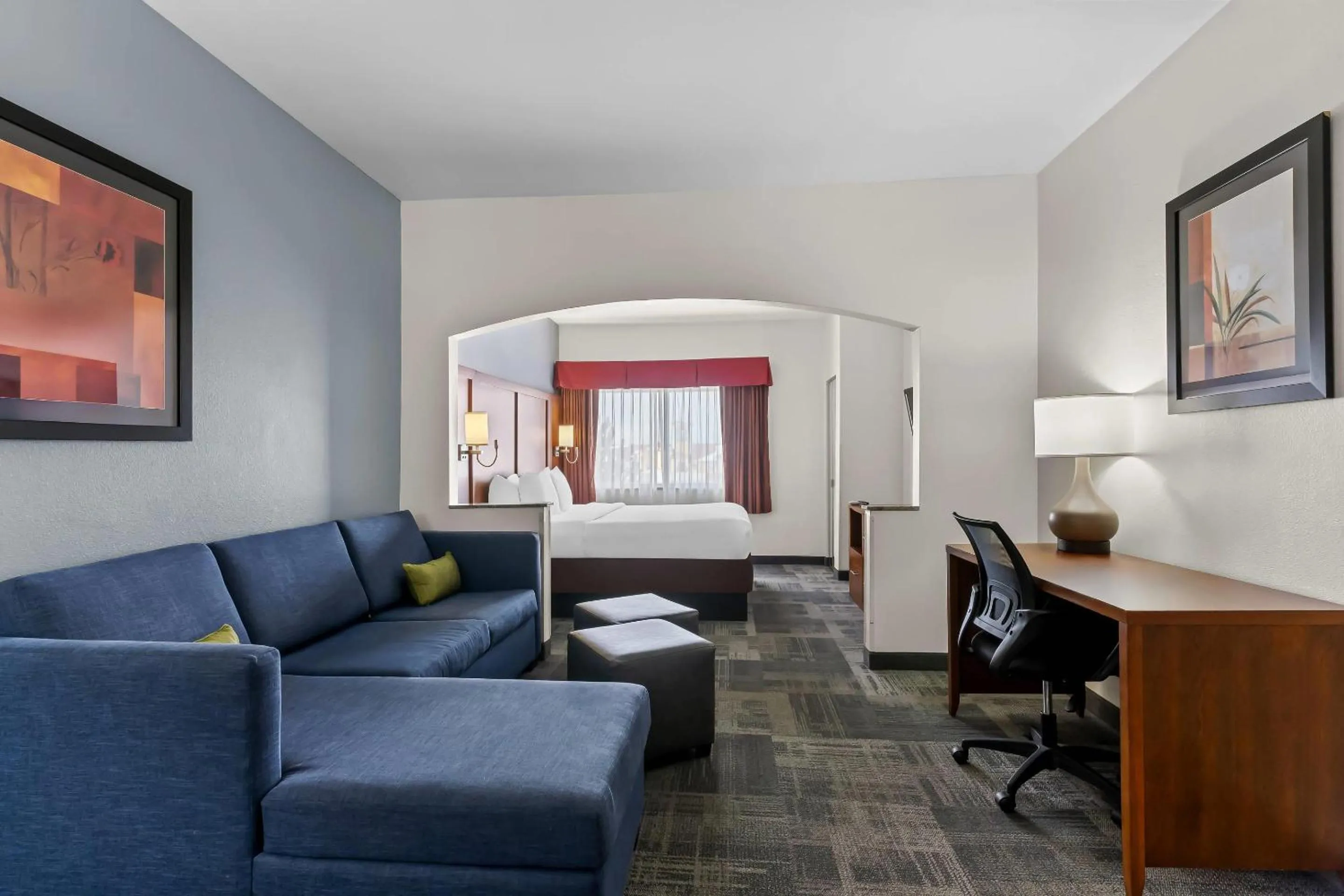 Bedroom in Comfort Suites Denver Tech Center