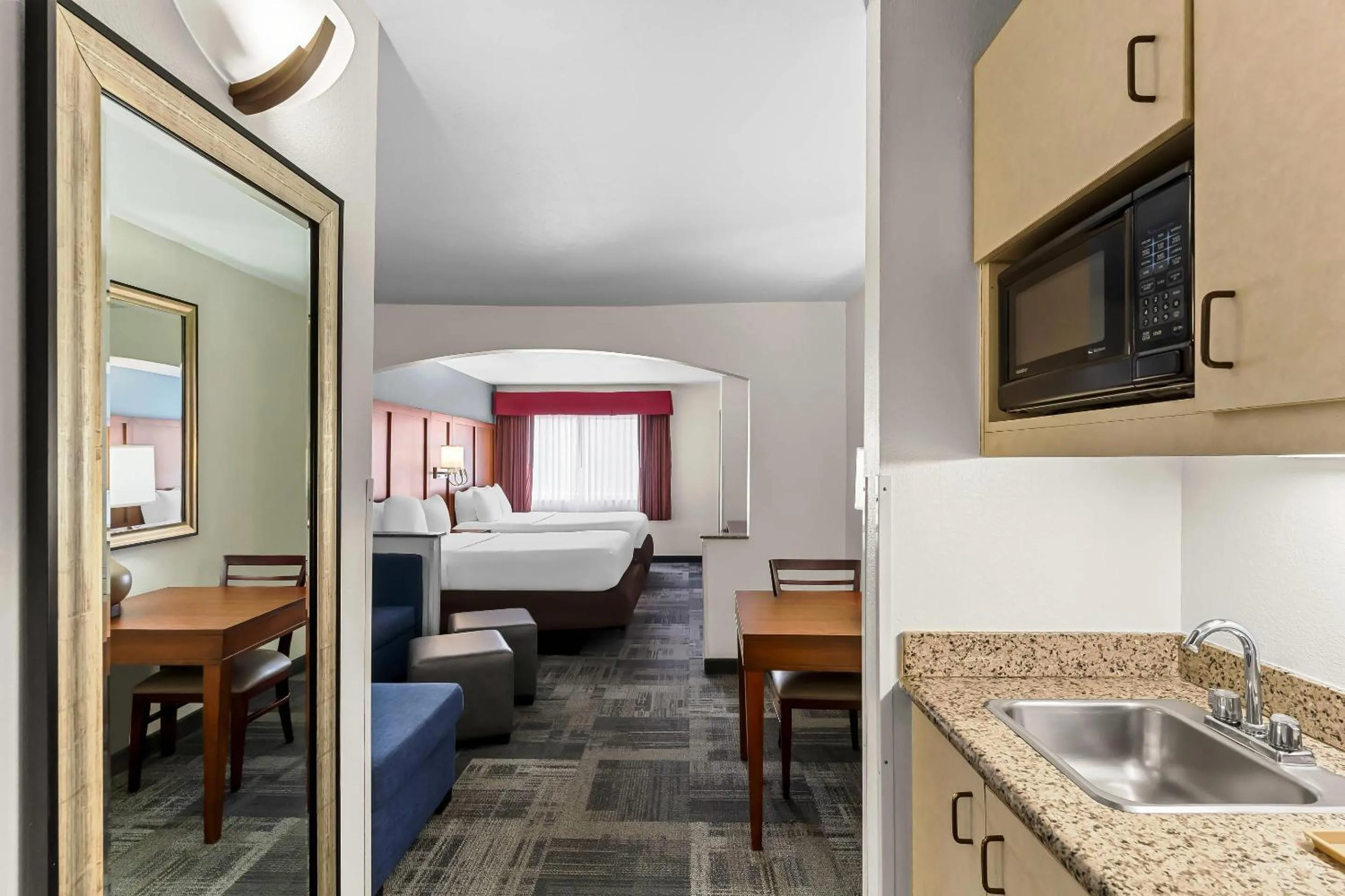 Bedroom, Bed in Comfort Suites Denver Tech Center