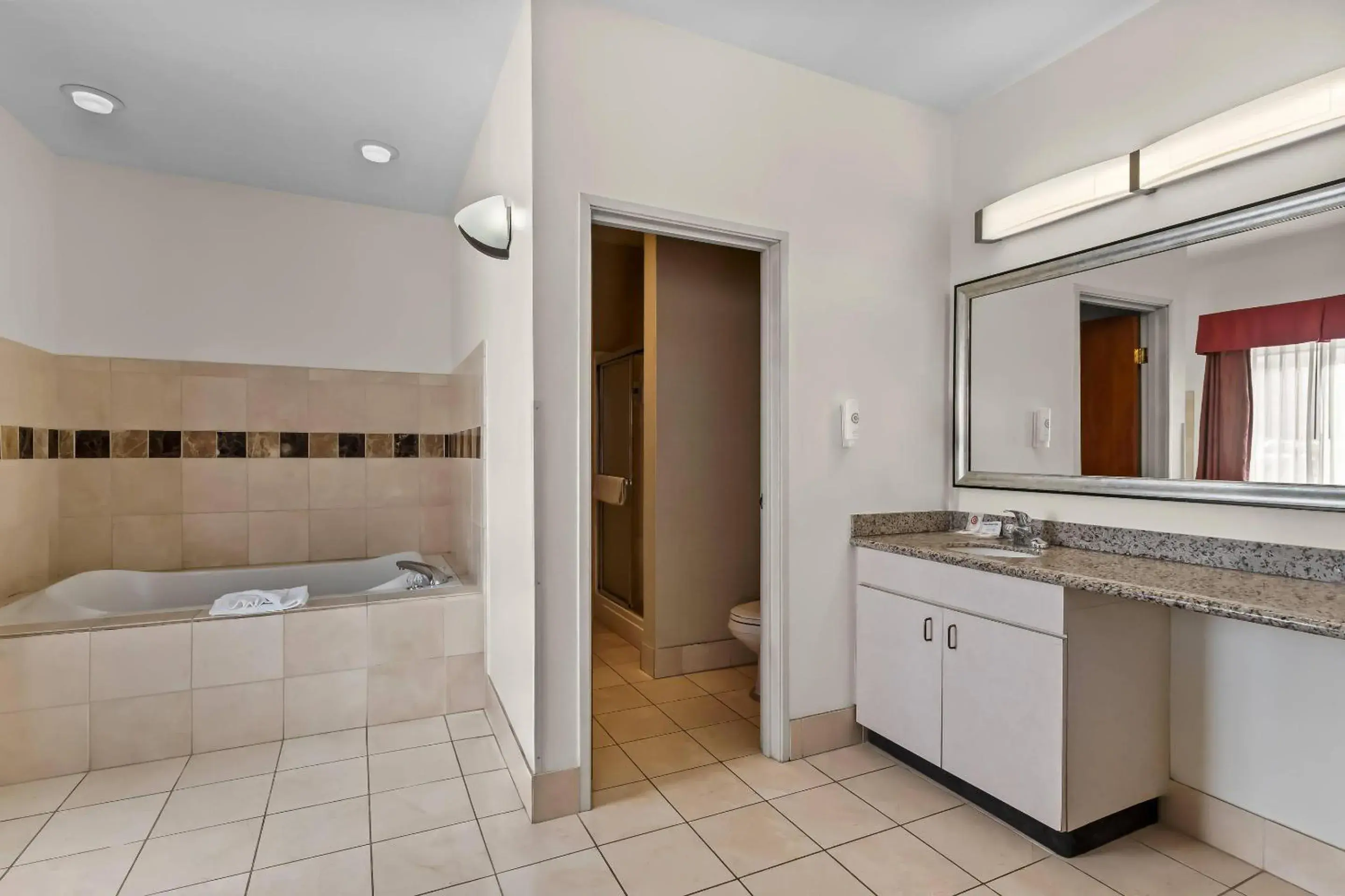 Bedroom in Comfort Suites Denver Tech Center Bedroom in Comfort Suites Denver Tech Center