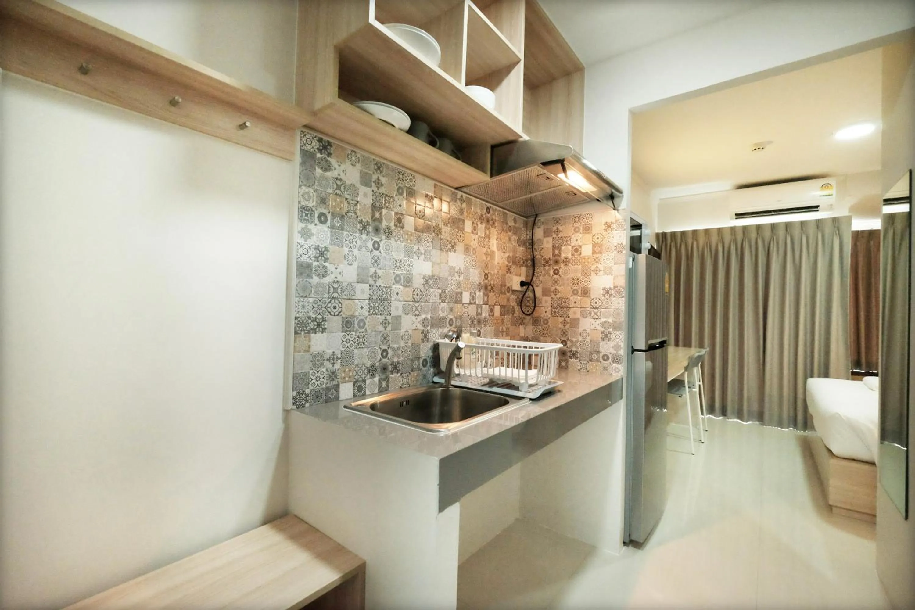 Kitchen or kitchenette in beHOME Phuket