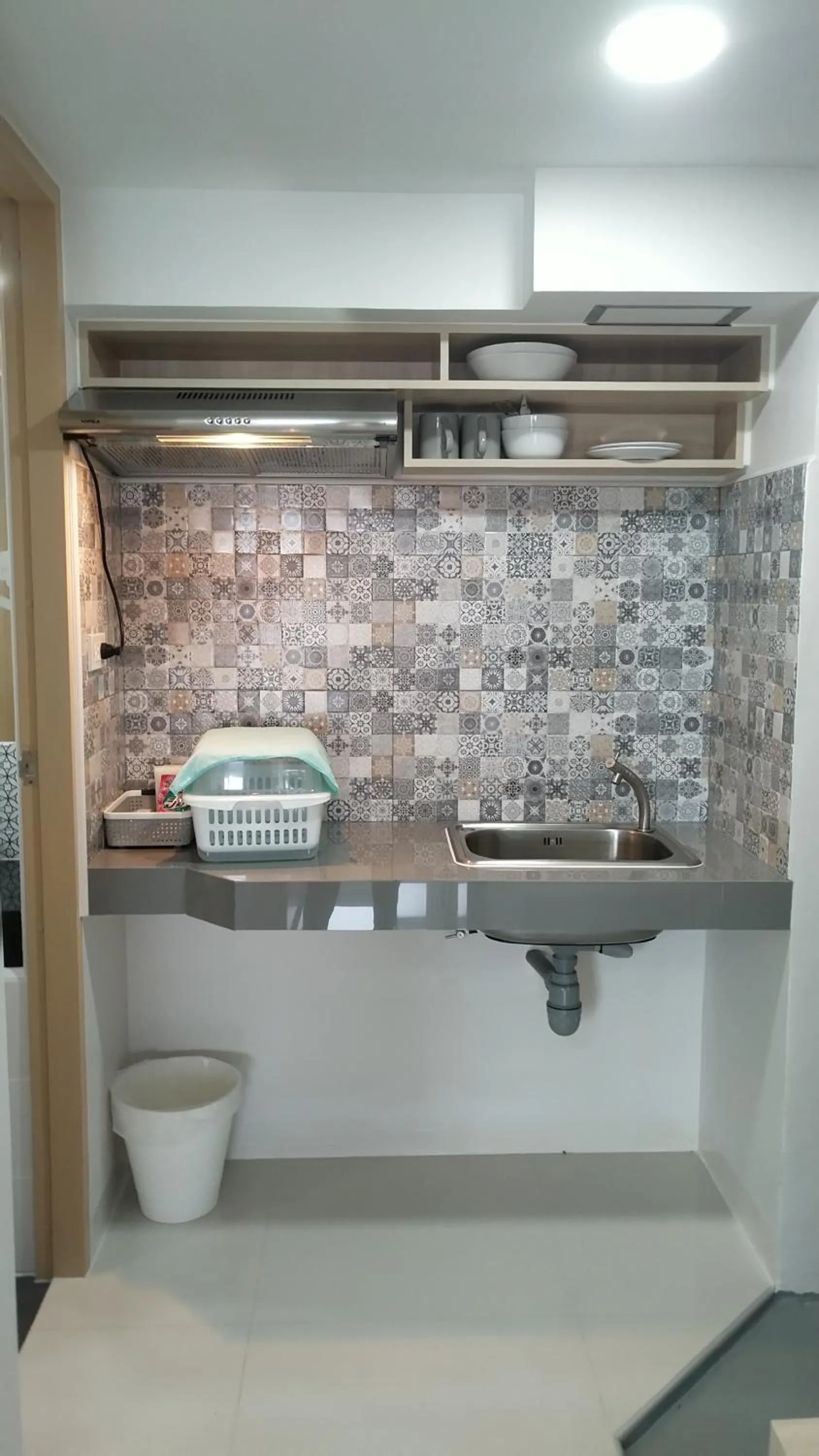 Kitchen or kitchenette in beHOME Phuket