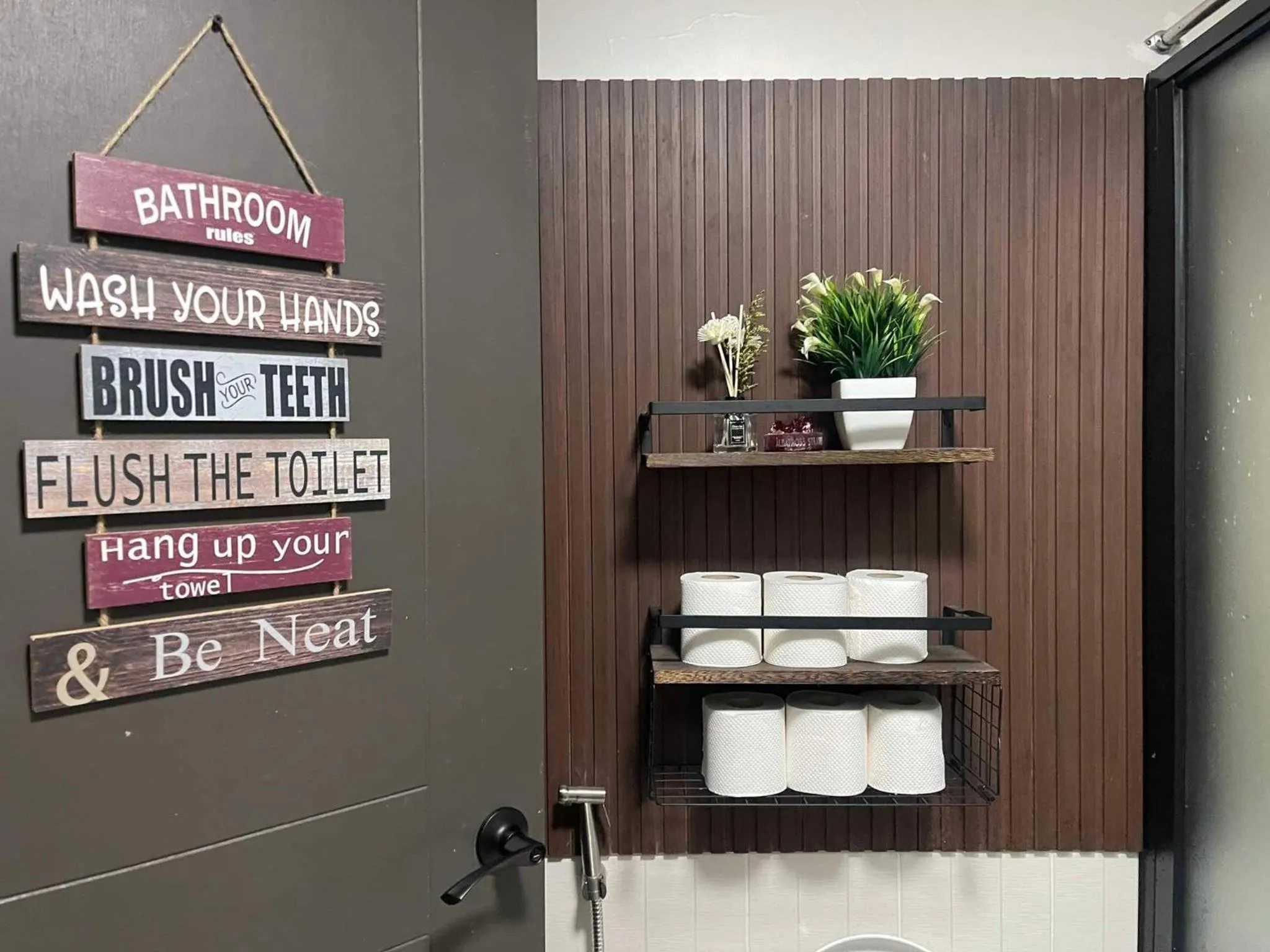 Bathroom in MaRoy Suites at Asteria Residences (Near NAIA with free Parking+Fiber Internet)