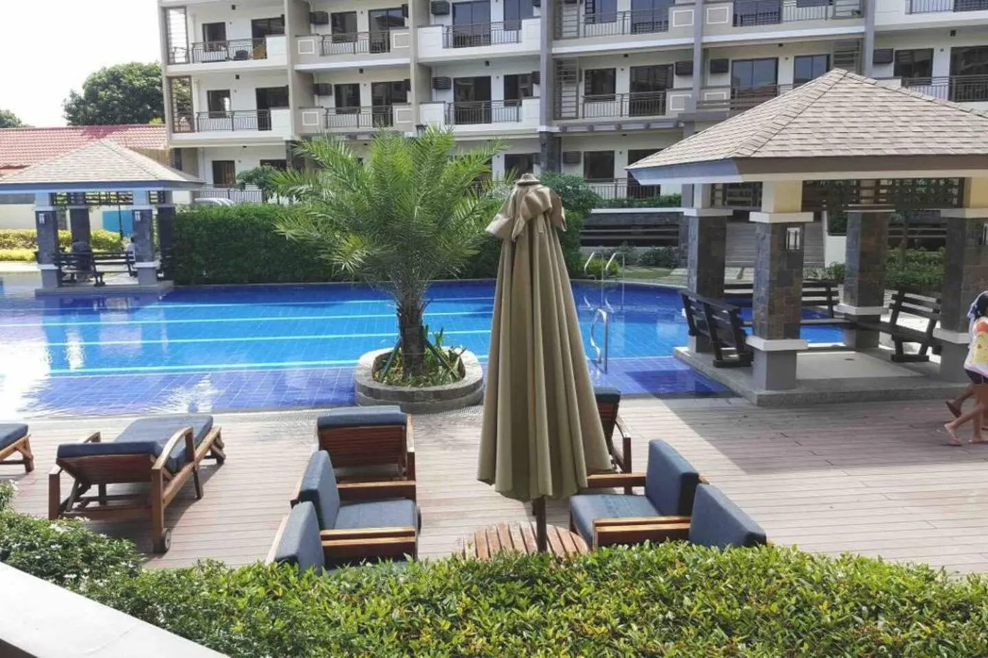 Swimming pool in MaRoy Suites at Asteria Residences (Near NAIA with free Parking+Fiber Internet)