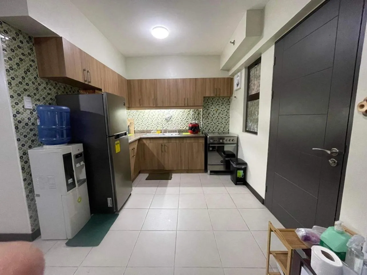 kitchen in MaRoy Suites at Asteria Residences (Near NAIA with free Parking+Fiber Internet)