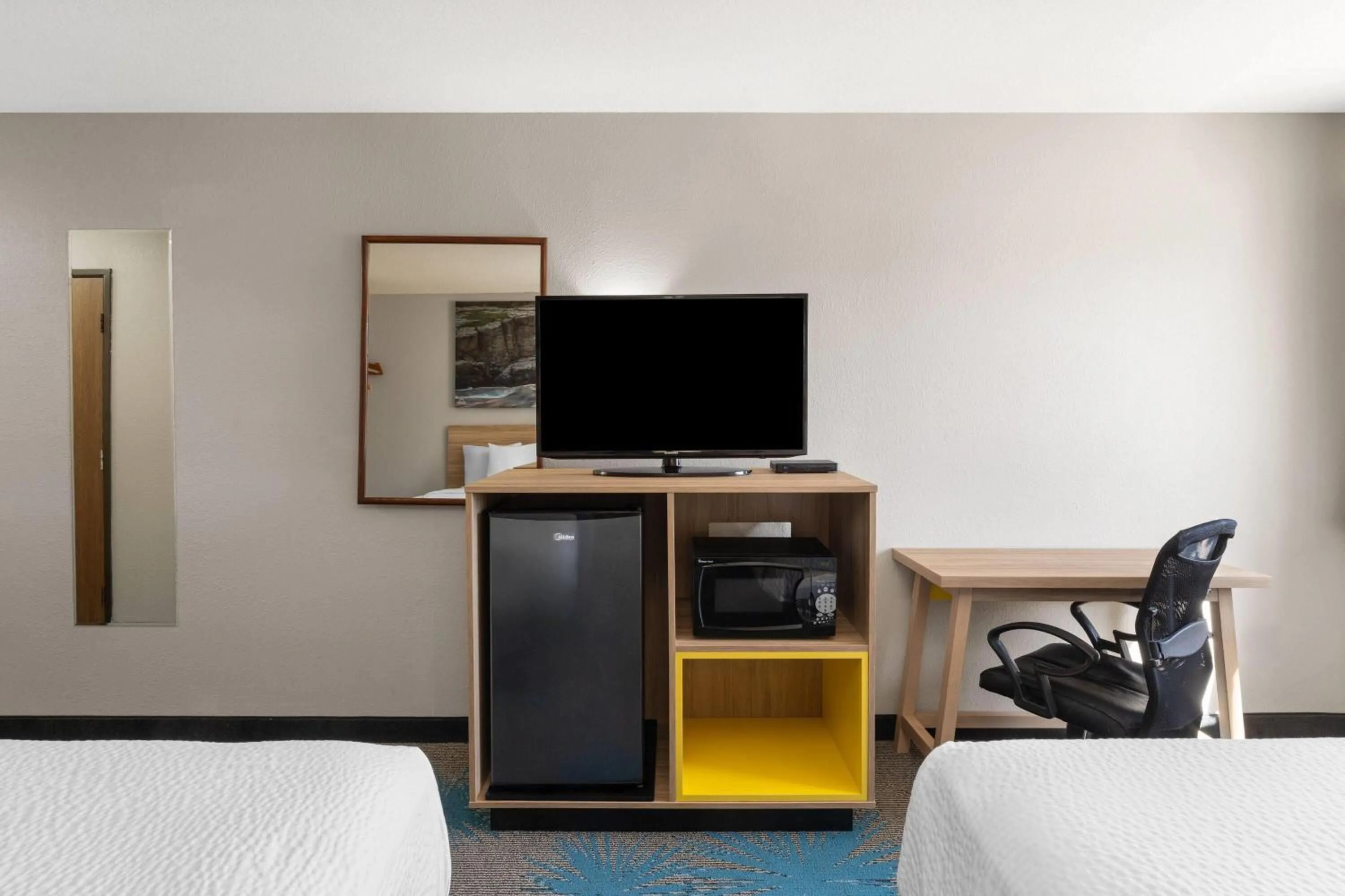 Photo of the whole room, Bed in Days Inn by Wyndham Canon City