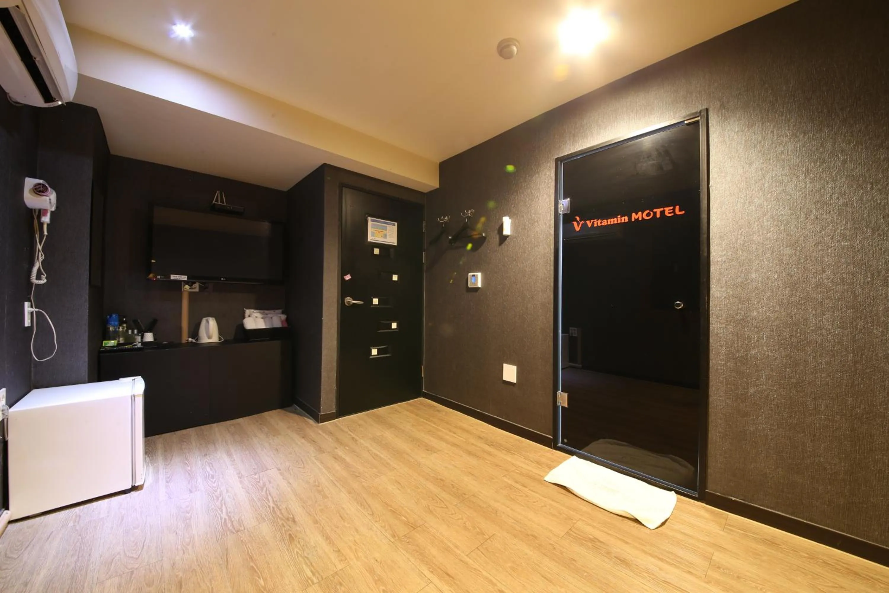 Vitamin Hotel