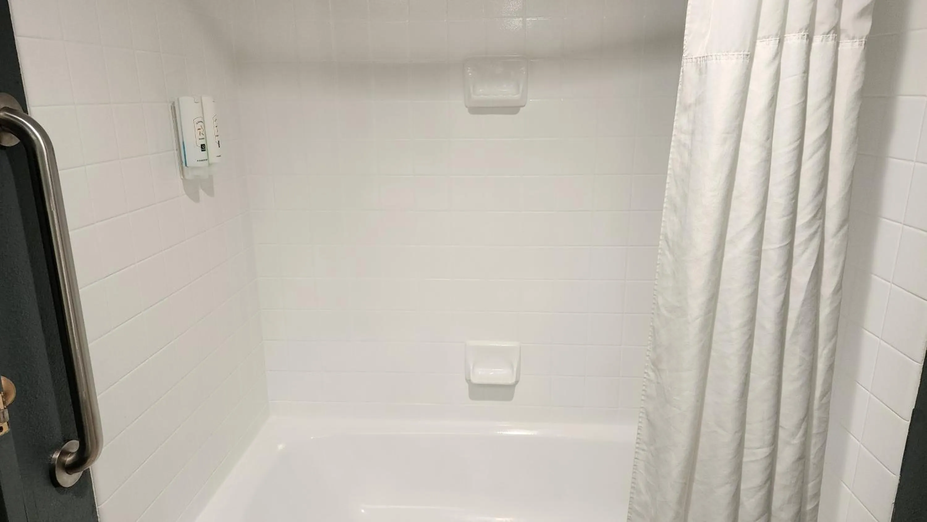 Bath in Quality Inn & Suites Garden Of The Gods