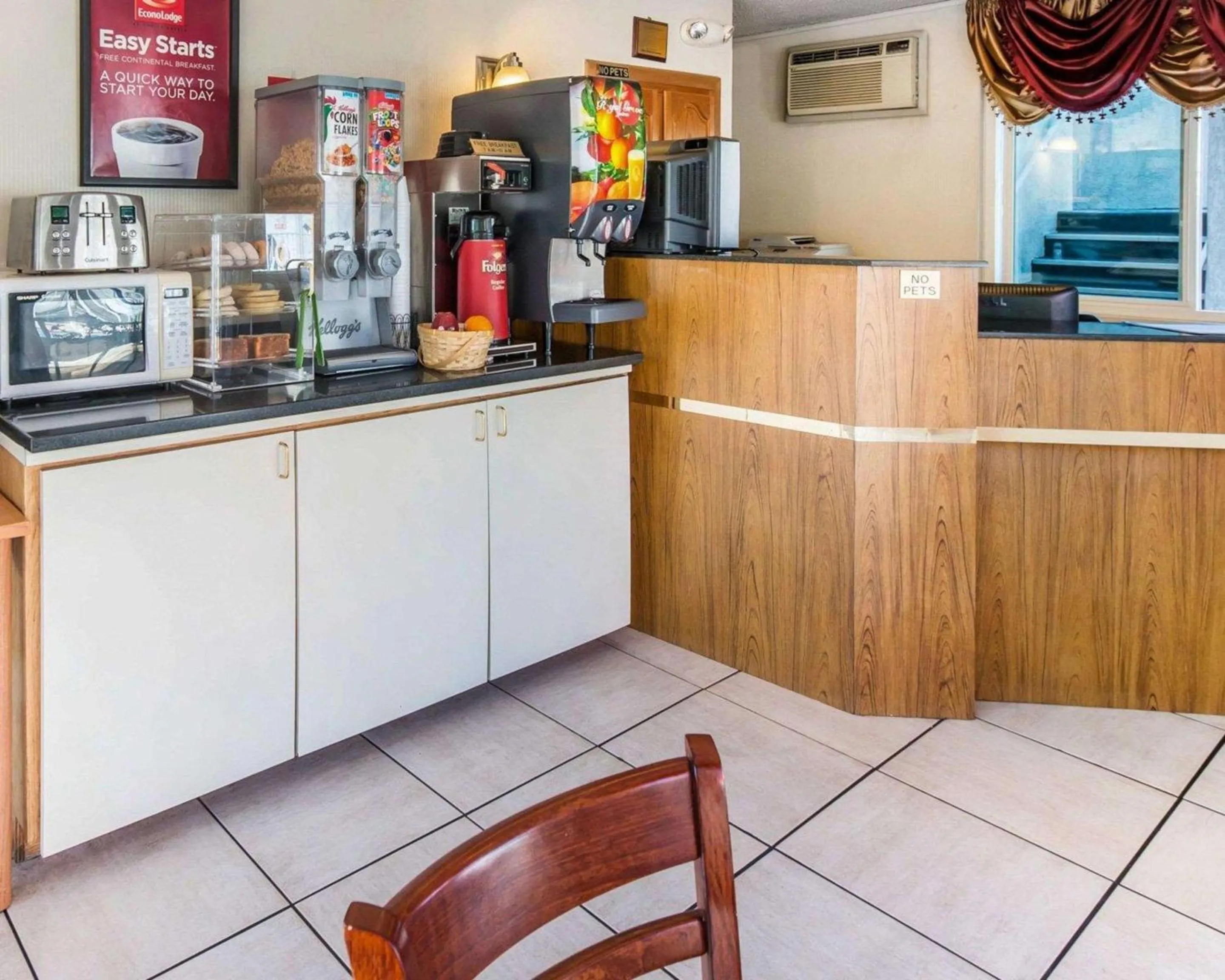 Restaurant/places to eat in Econo Lodge Colorado Springs Downtown