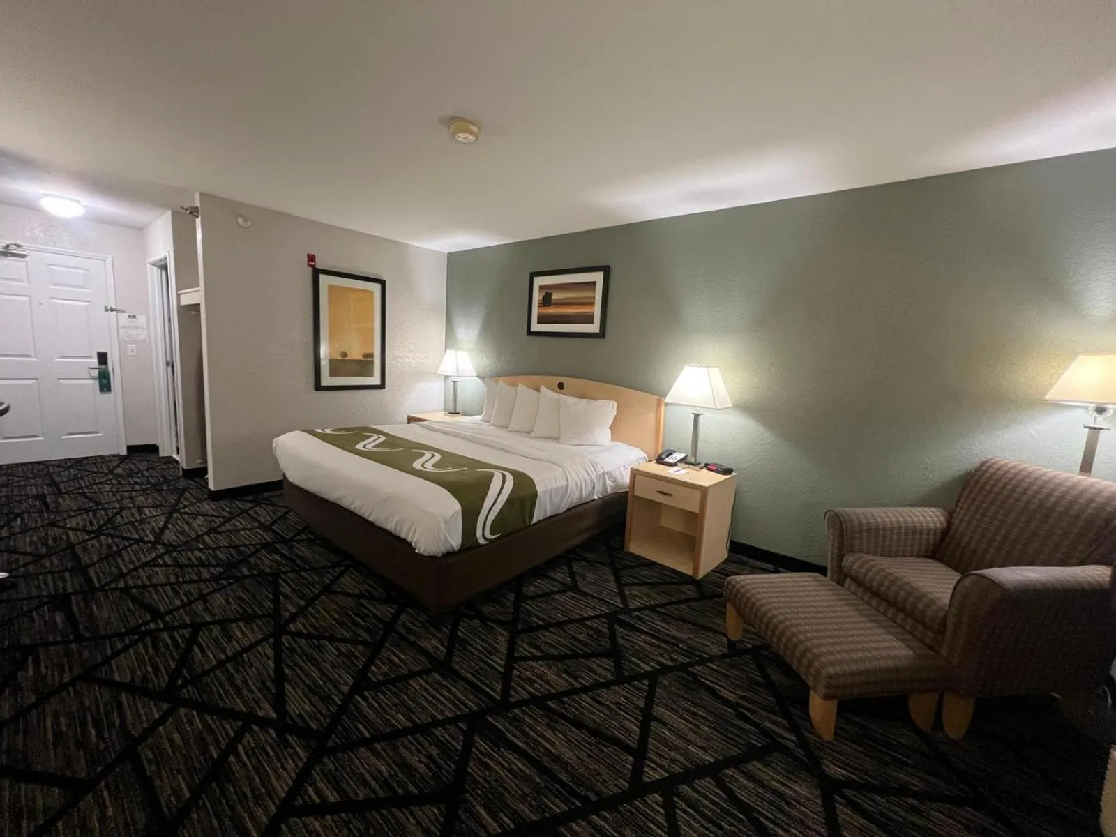 Bed in Quality Inn & Suites Loveland