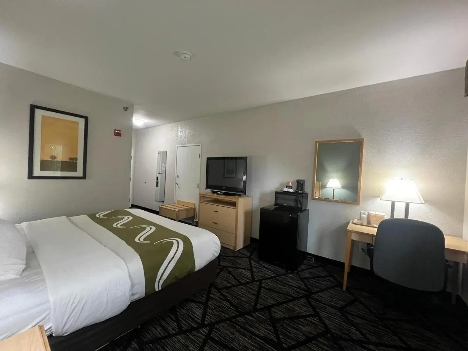 Bed in Quality Inn & Suites Loveland Bed in Quality Inn & Suites Loveland