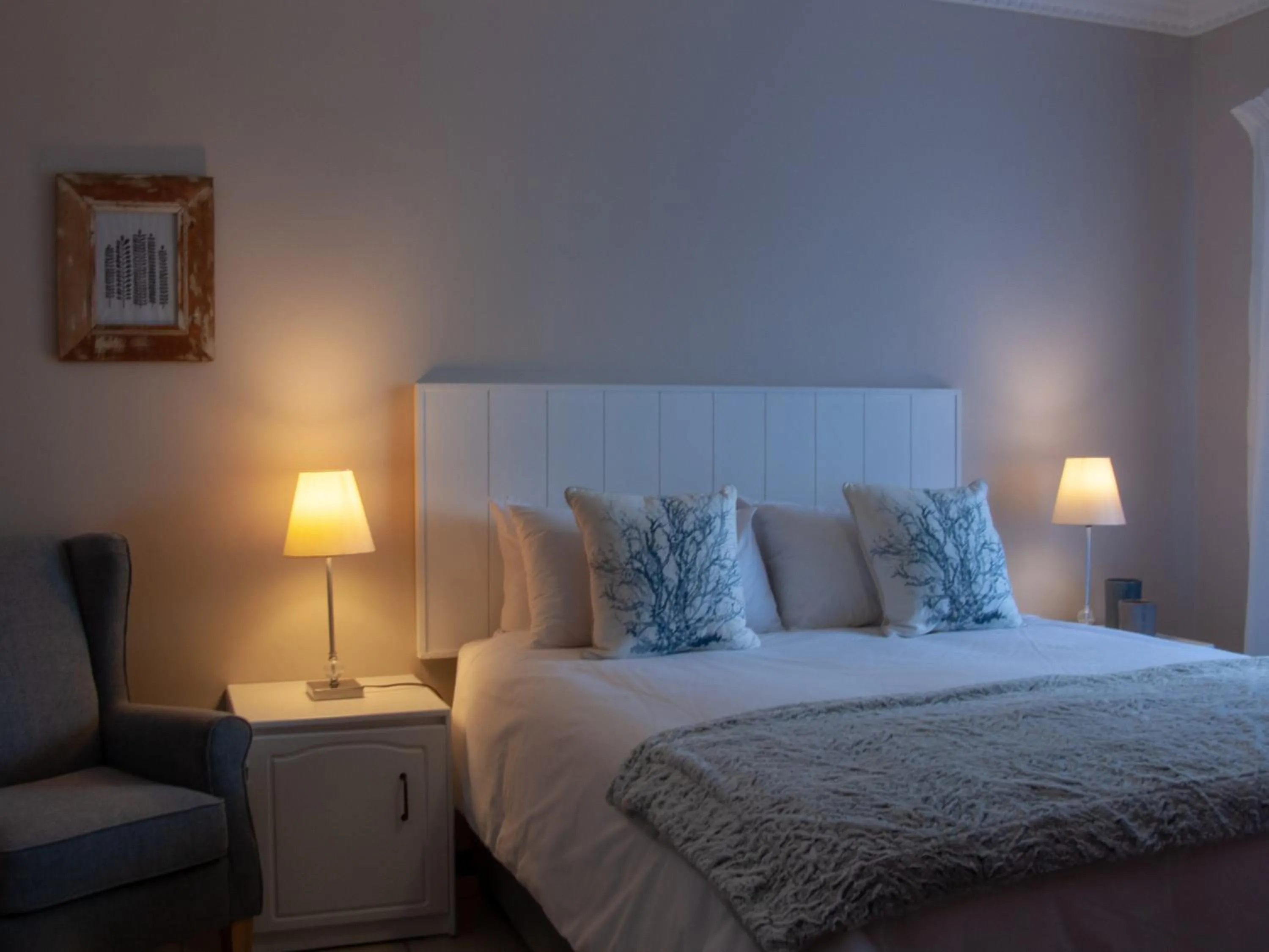 Bed in Hamilton Urban Farm Guest House